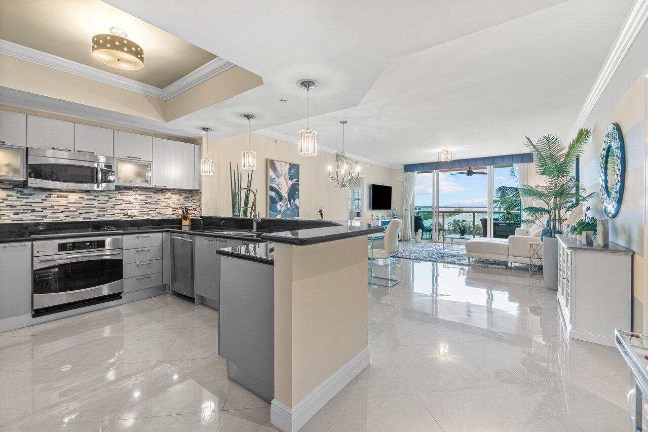 2650 Lake Shore Drive # 302, Riviera Beach FL 33404