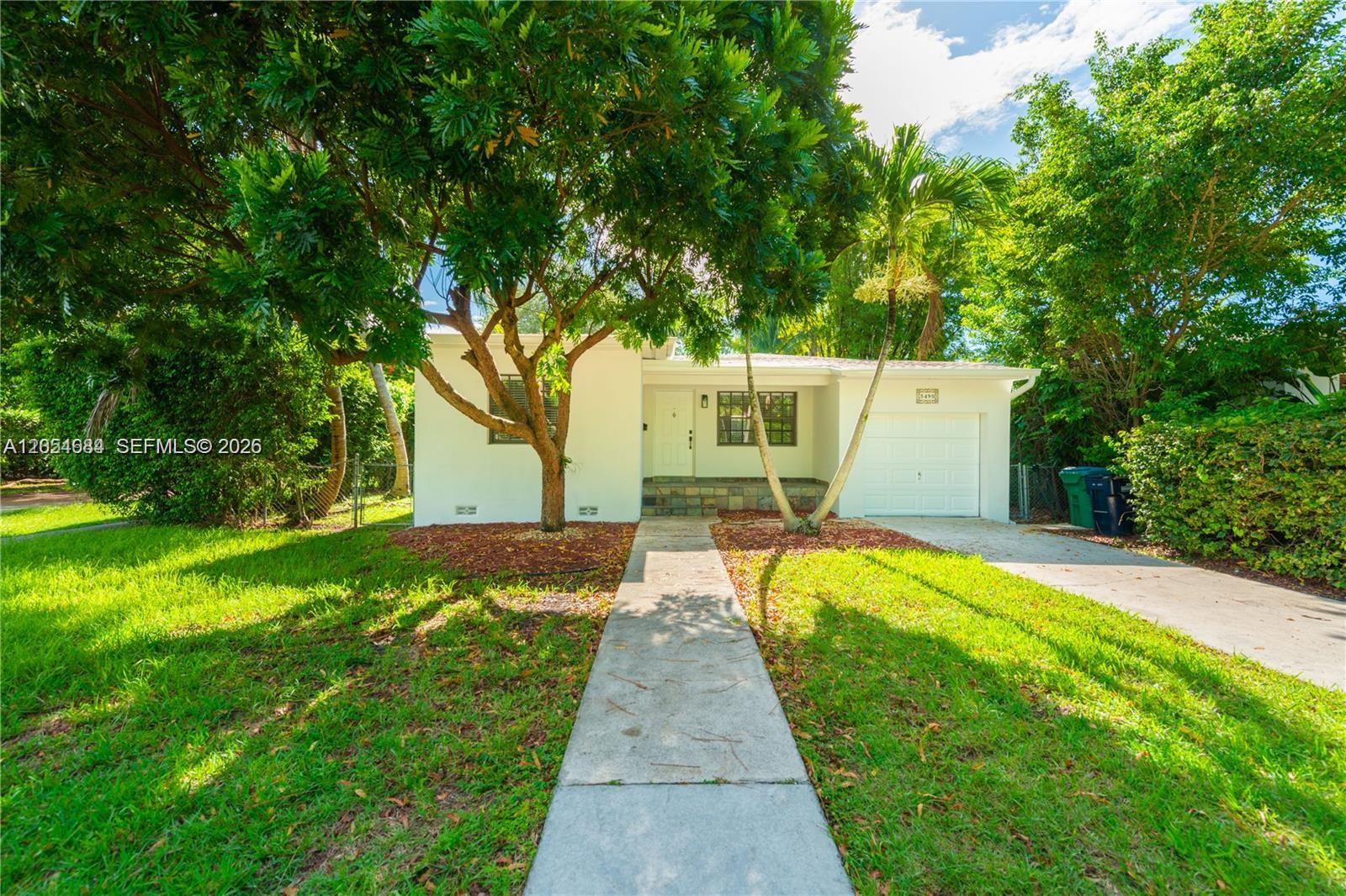 5490 SW 57 Ave — Photo 2
