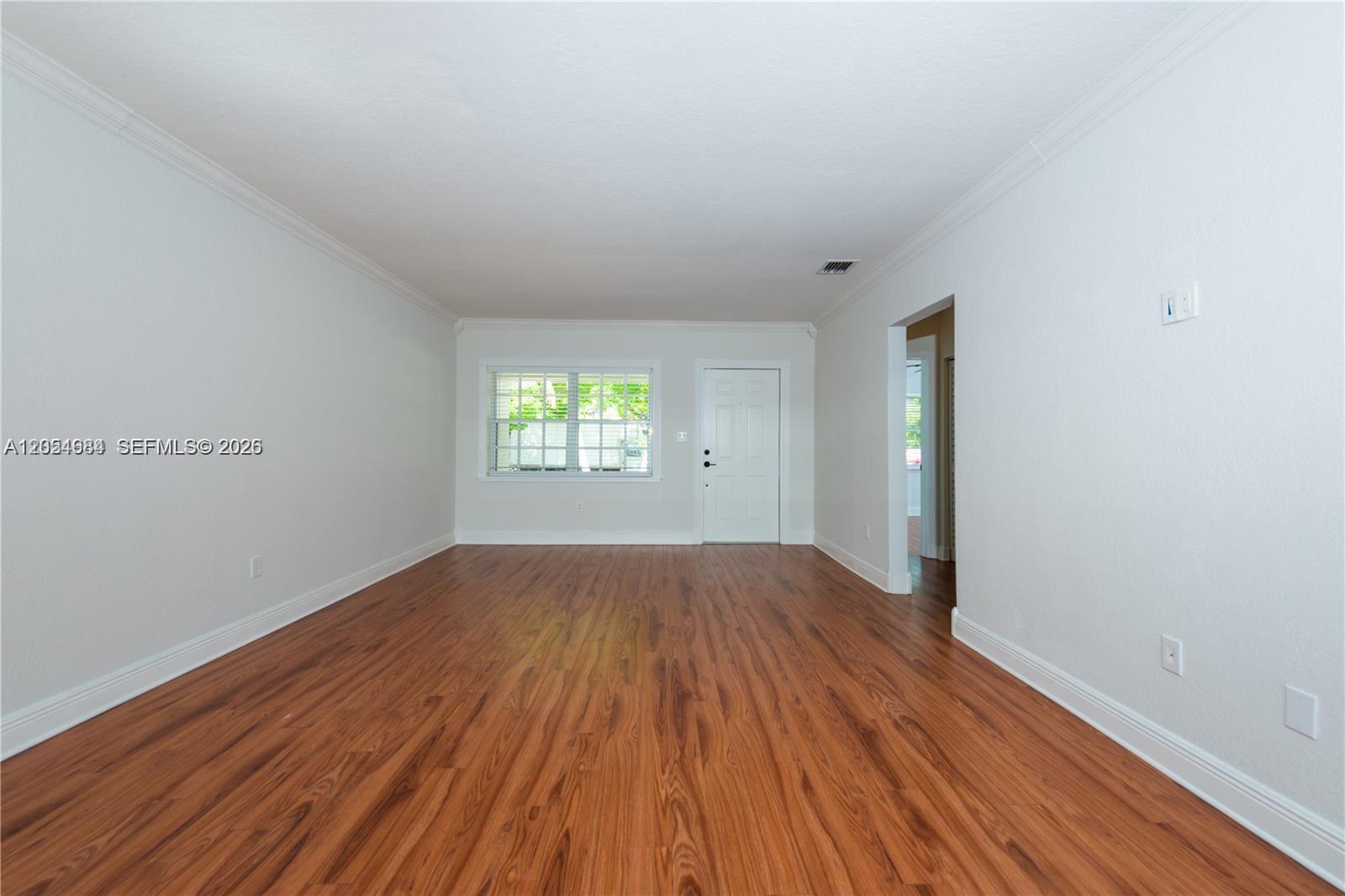 5490 SW 57 Ave — Photo 3