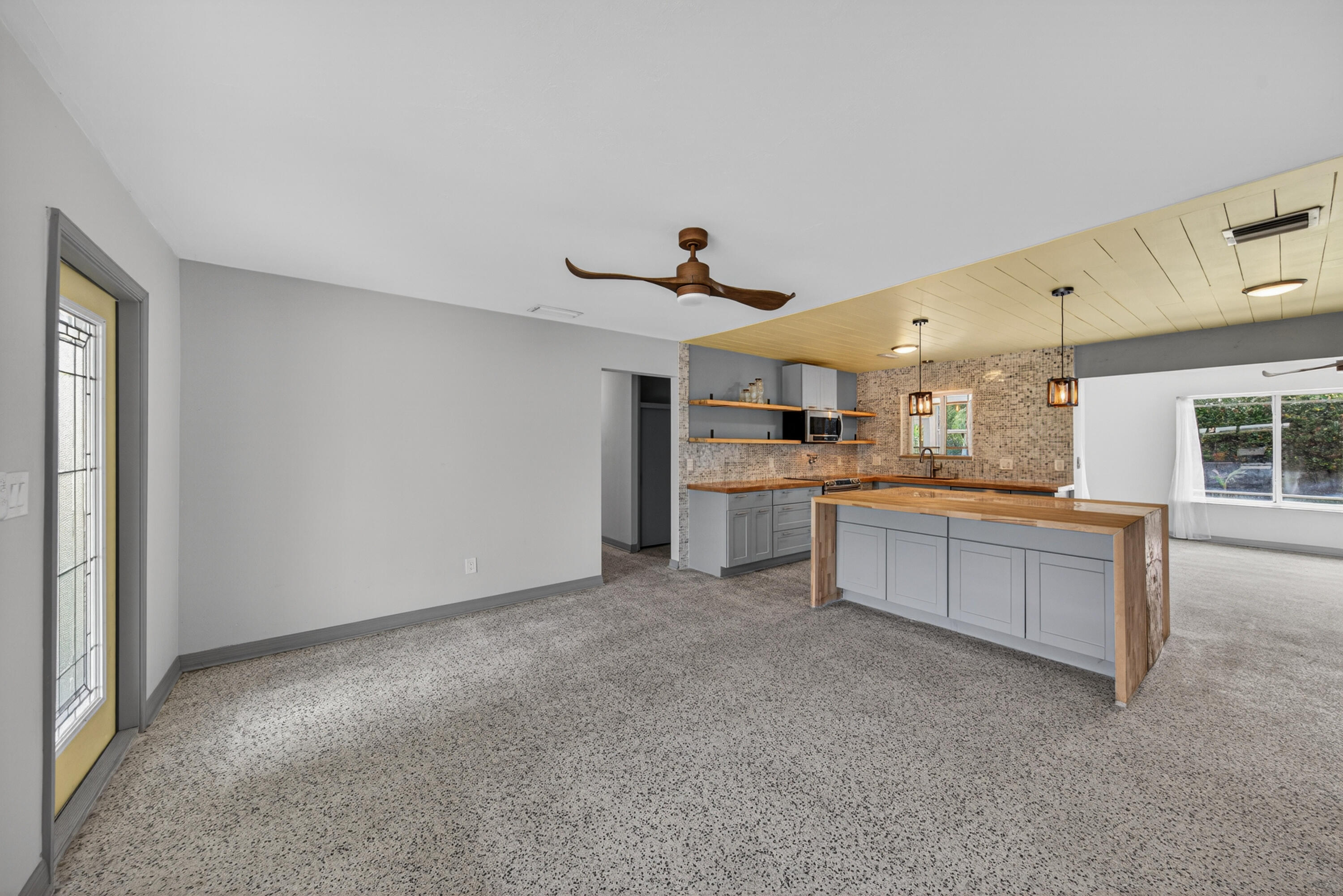 818 NW 28th Court — Photo 4