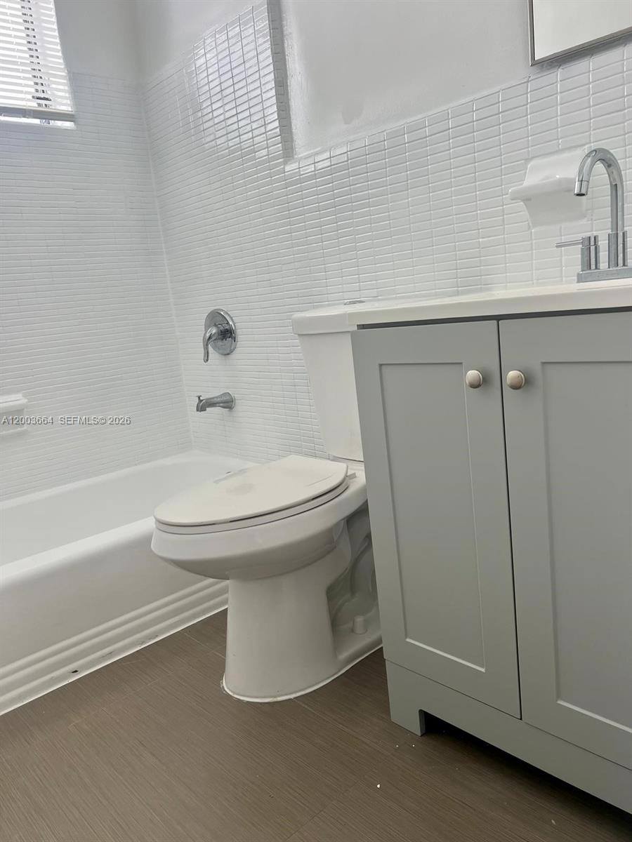 740 Michigan Ave # 10 — Photo 5