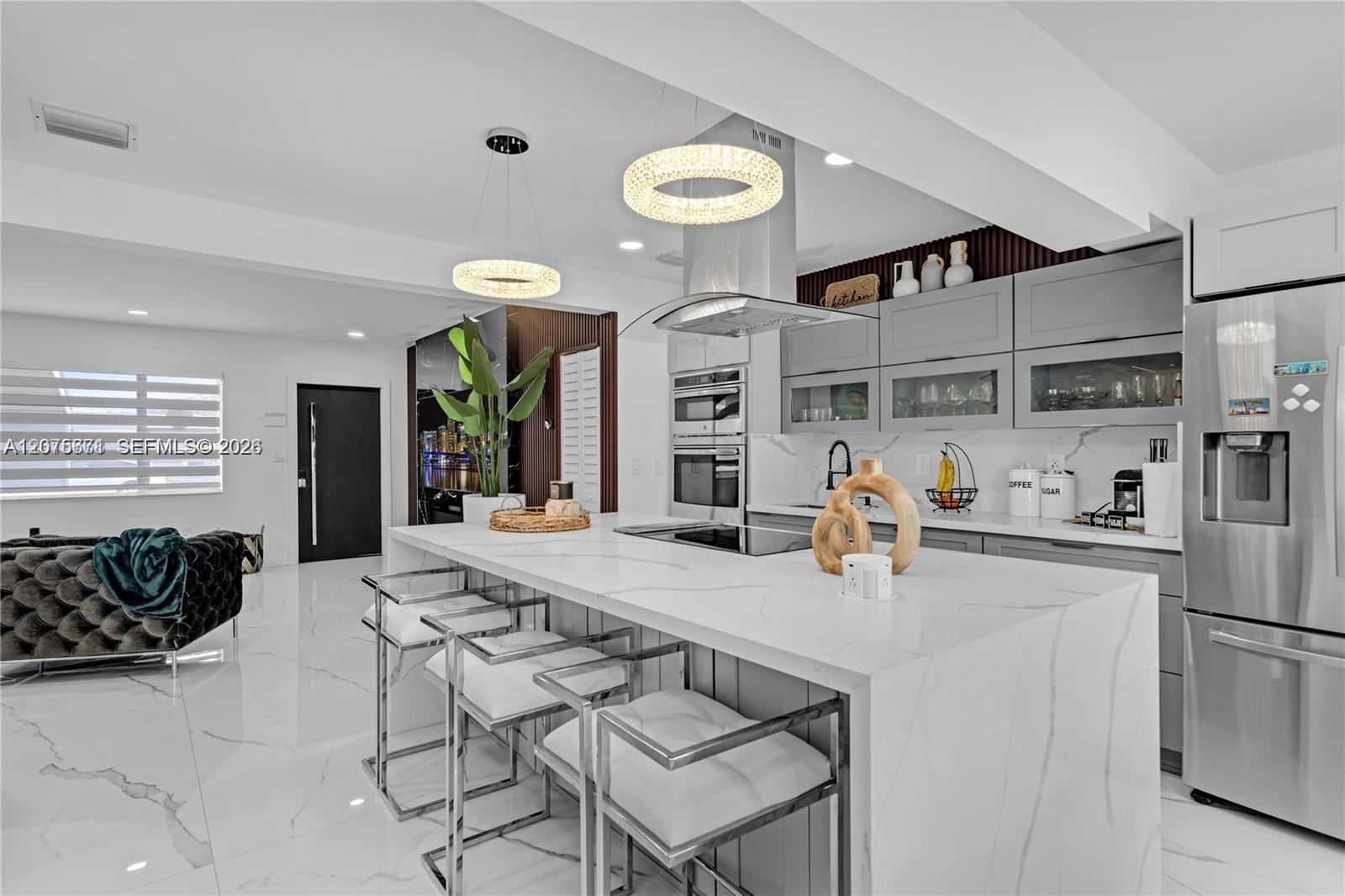 7031 SW 12th St, Pembroke Pines FL 33023