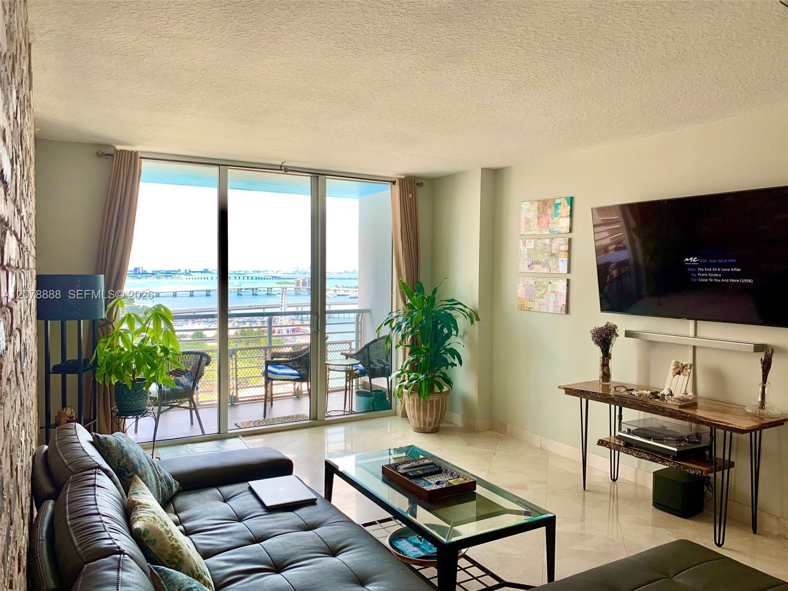 Living area with spectacular views of Biscayne Bay and Bayfront Park.