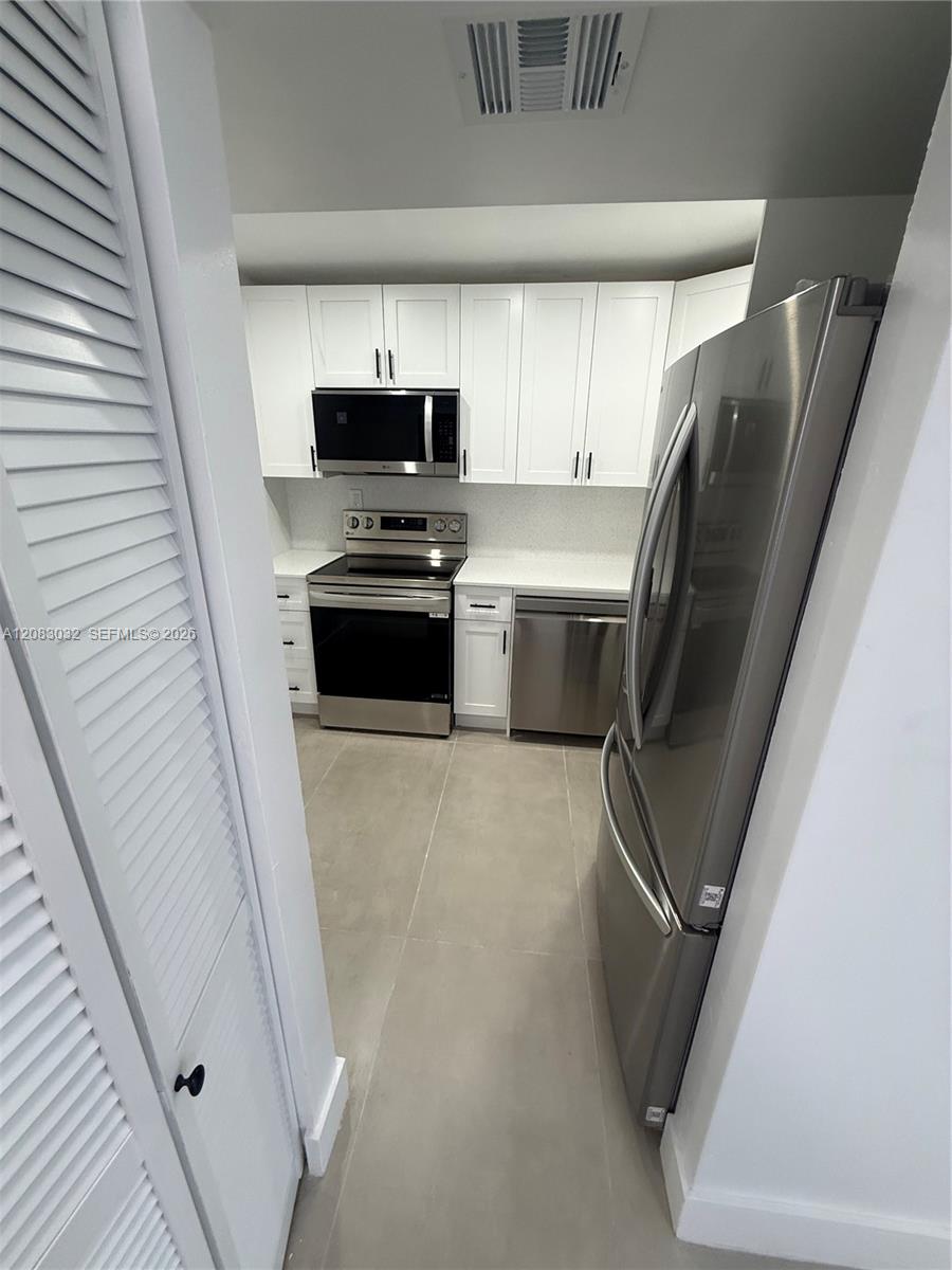 6937 bay dr # 510 — Photo 2