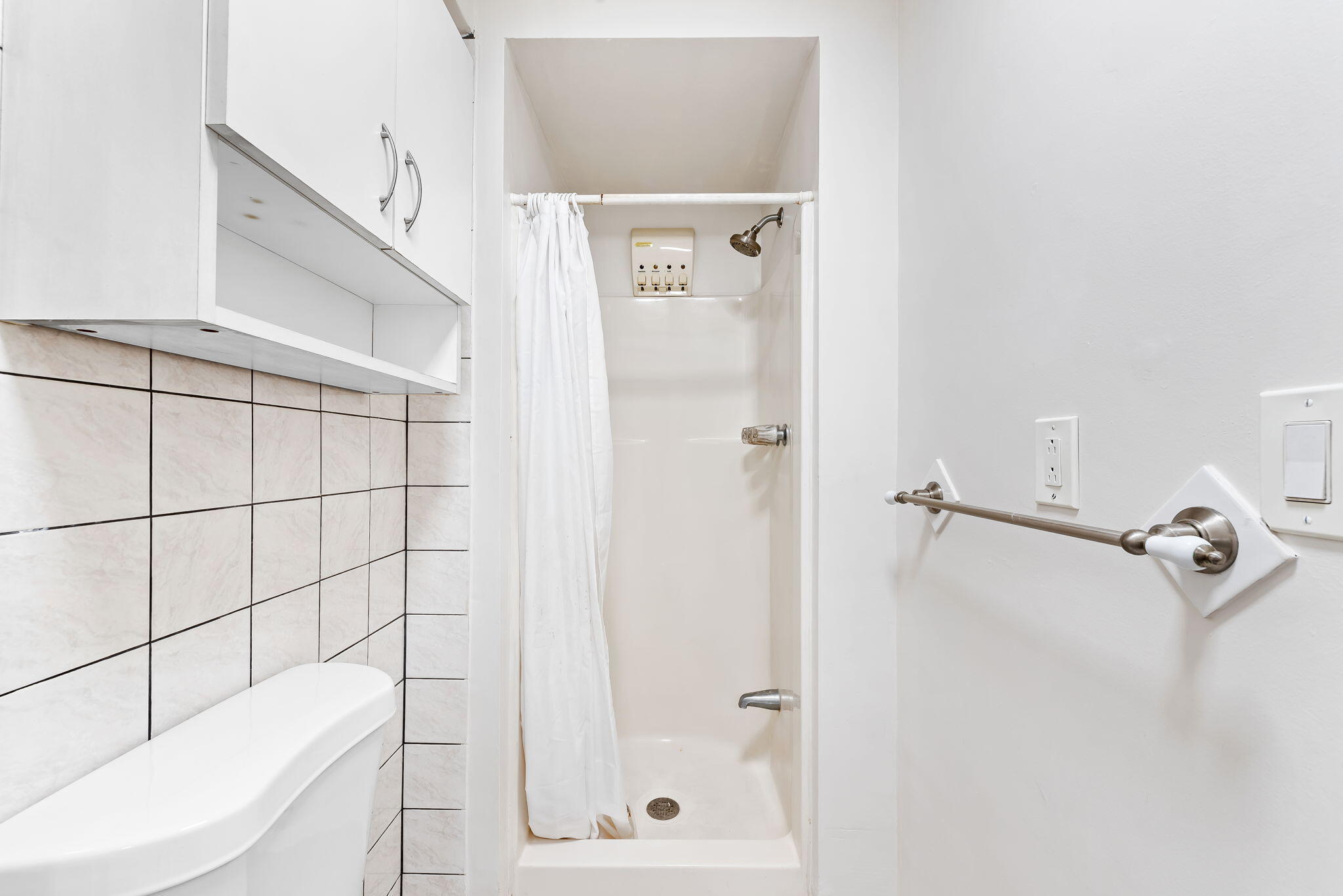 310 NE 6TH Street # 3 — Photo 4