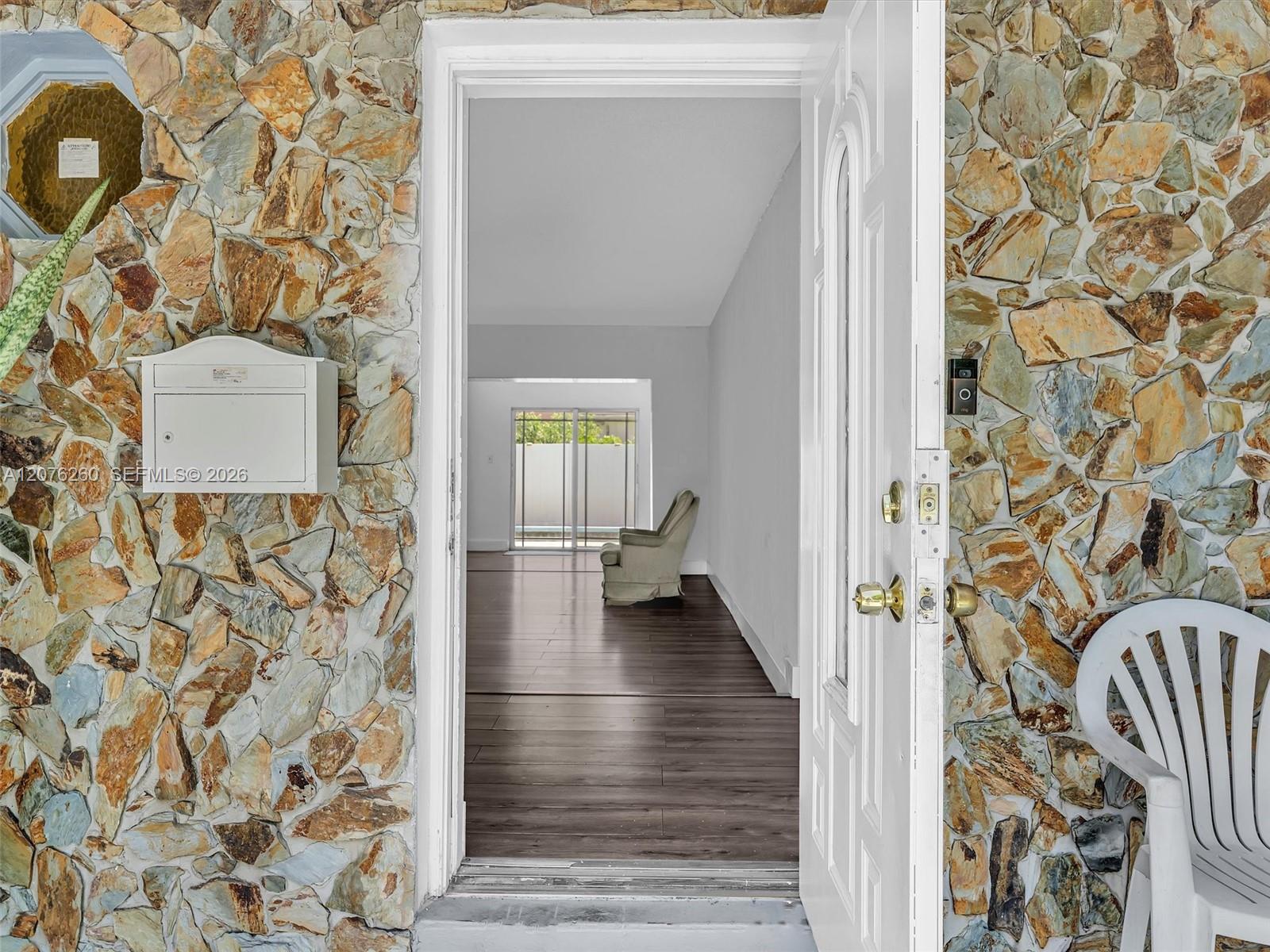 6520 SW 7th Ct — Photo 3