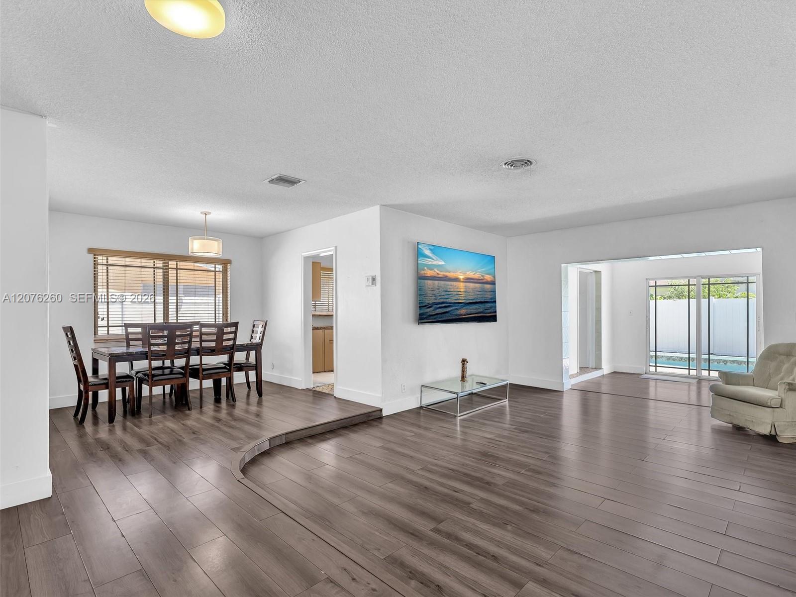 6520 SW 7th Ct — Photo 5