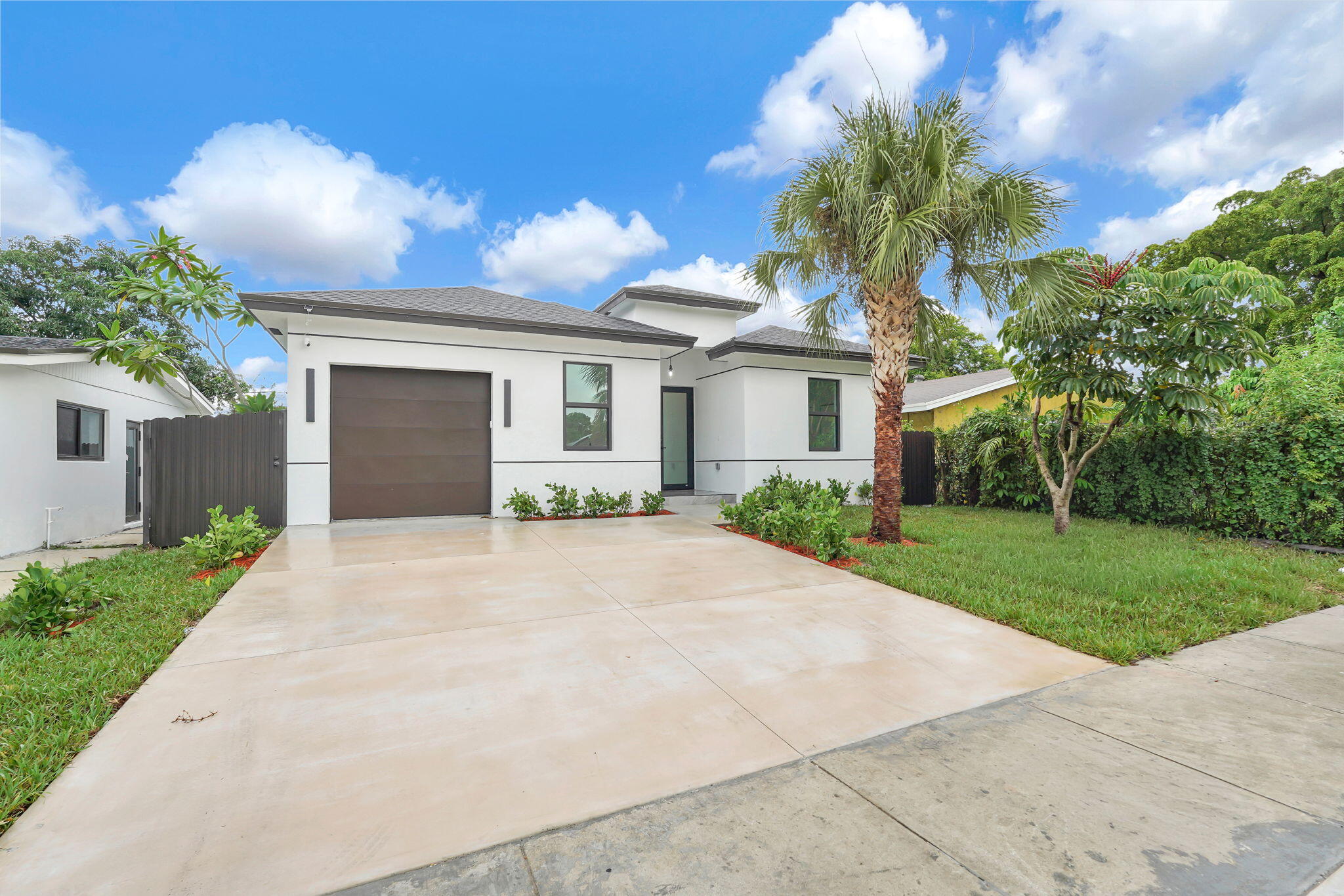 2540 NW 14TH Court — Photo 4