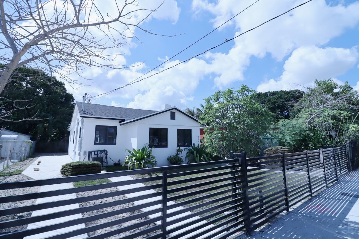 3040 NW 13th Avenue # 2, Miami FL 33142
