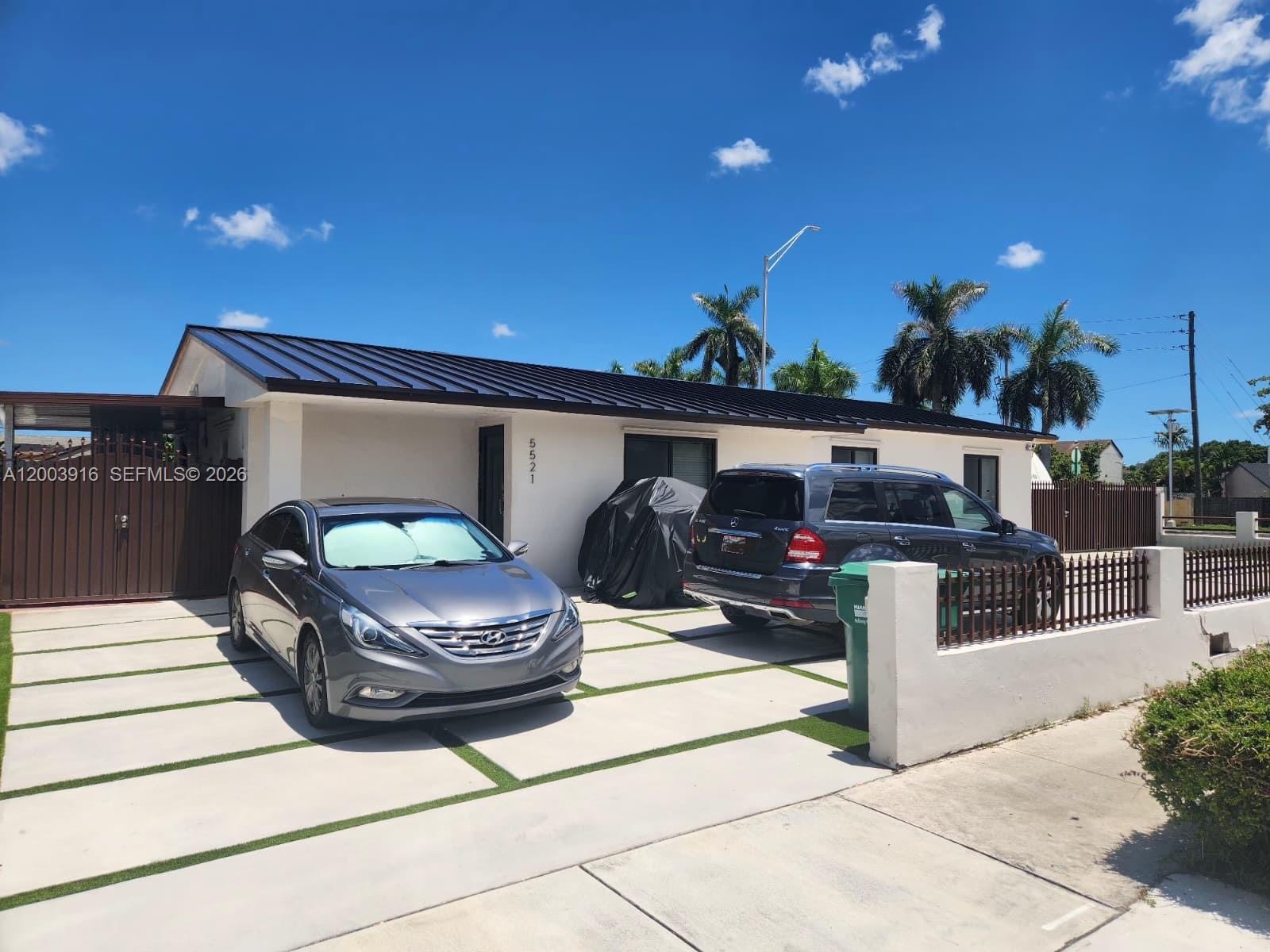 5521 SW 132nd Ave — Photo 2