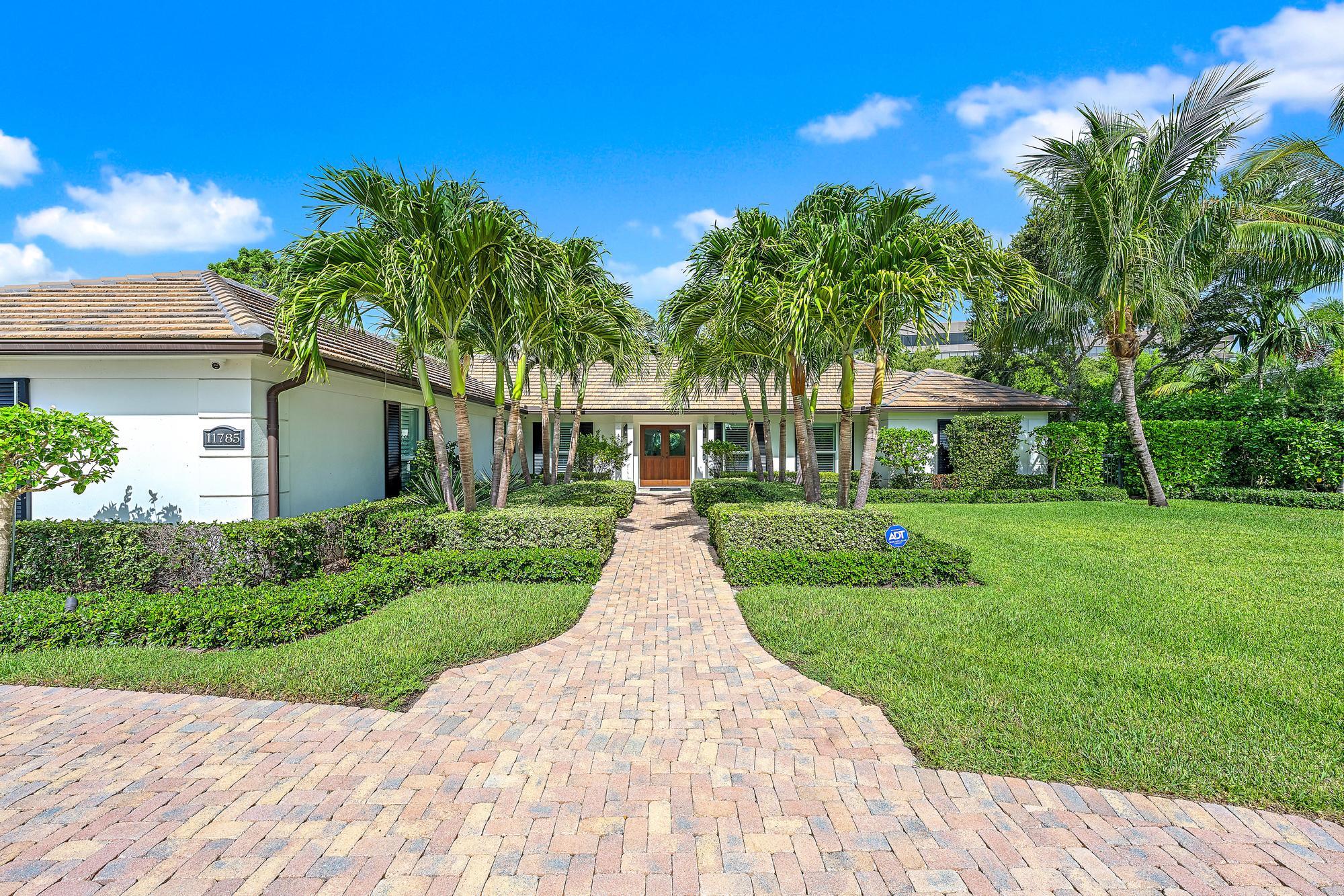 11785 Lake Shore Place, North Palm Beach FL 33408