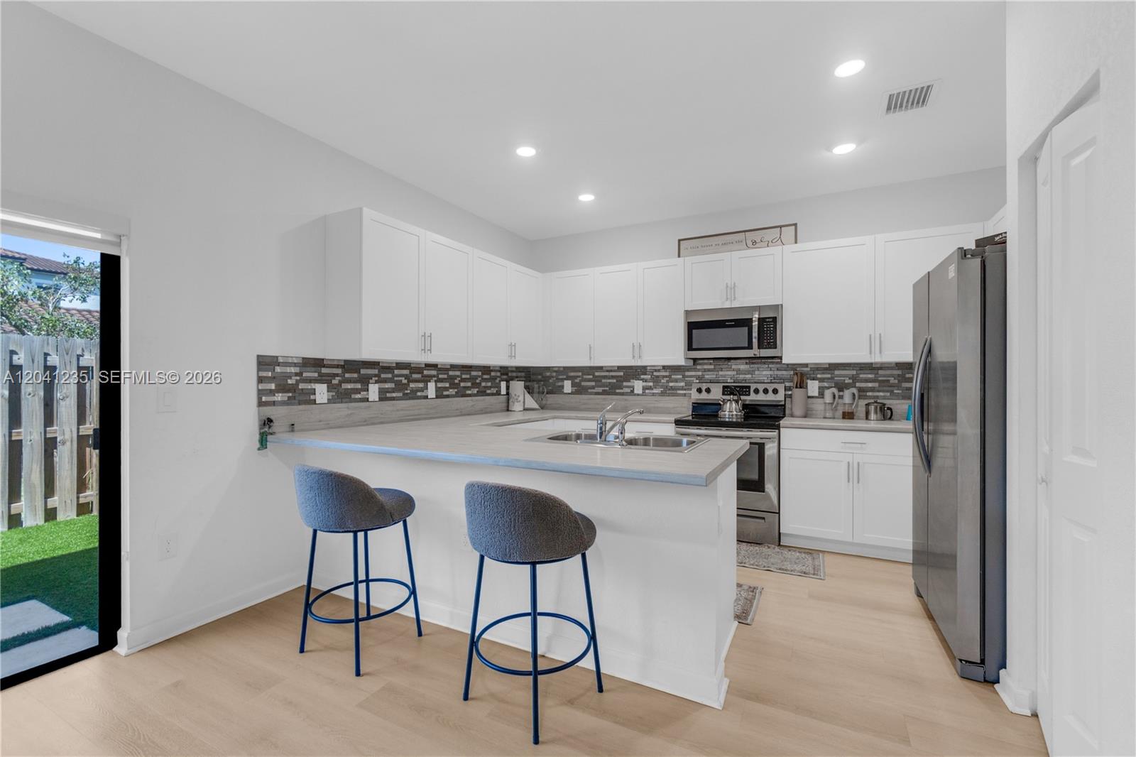 21068 NE 8th Ave — Photo 4