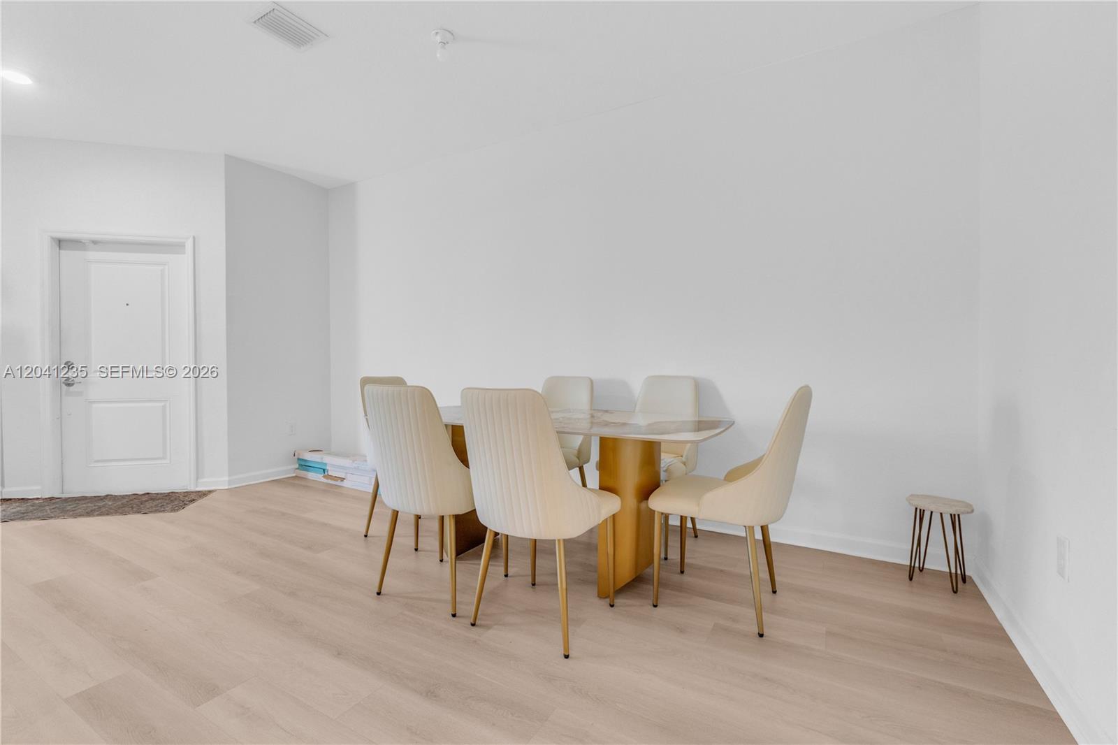 21068 NE 8th Ave — Photo 5