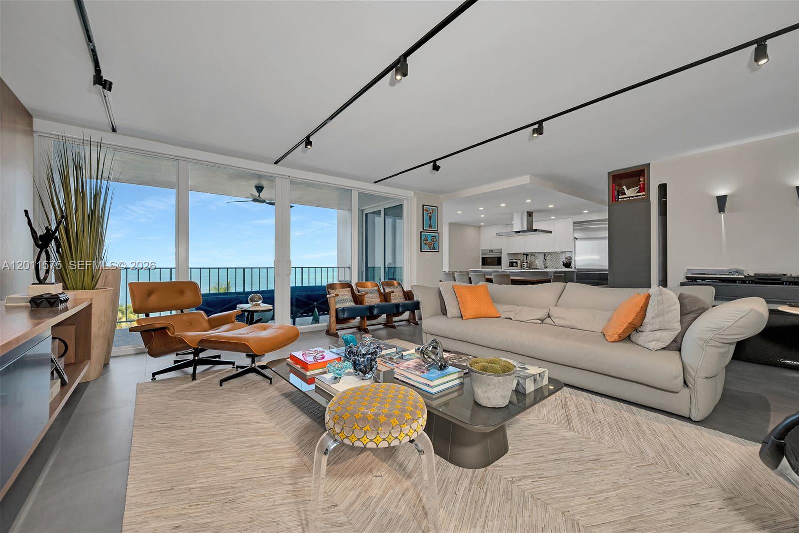 881 Ocean Dr # 7D, Key Biscayne FL 33149