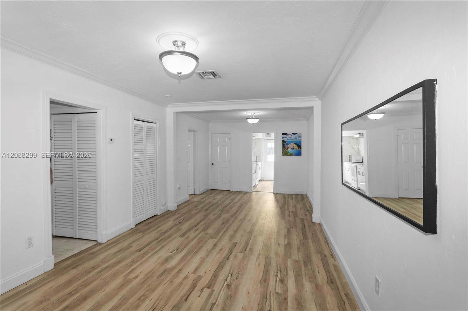 2530 SW 27th St # 2530 — Photo 2