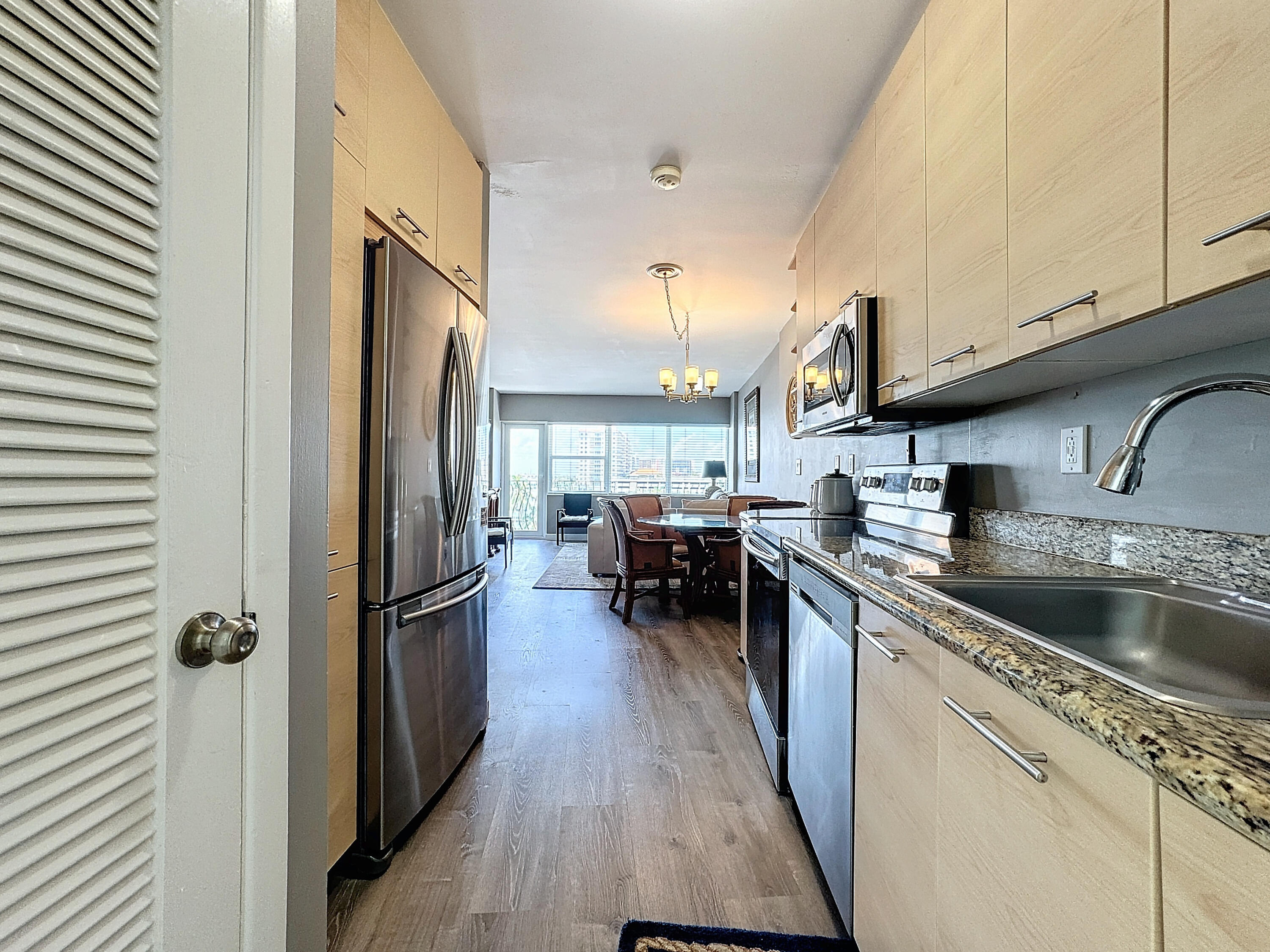 3250 NE 28th Street # 707 — Photo 2