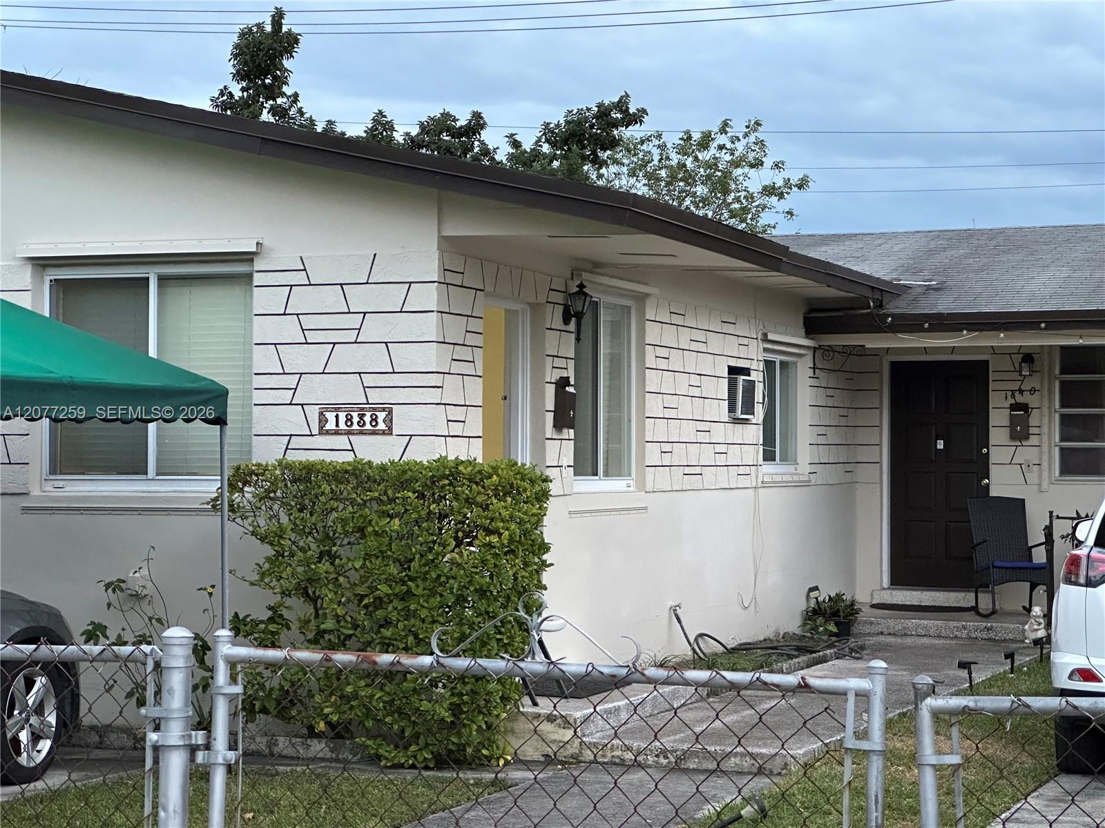 1838 NW 18th St — Photo 3