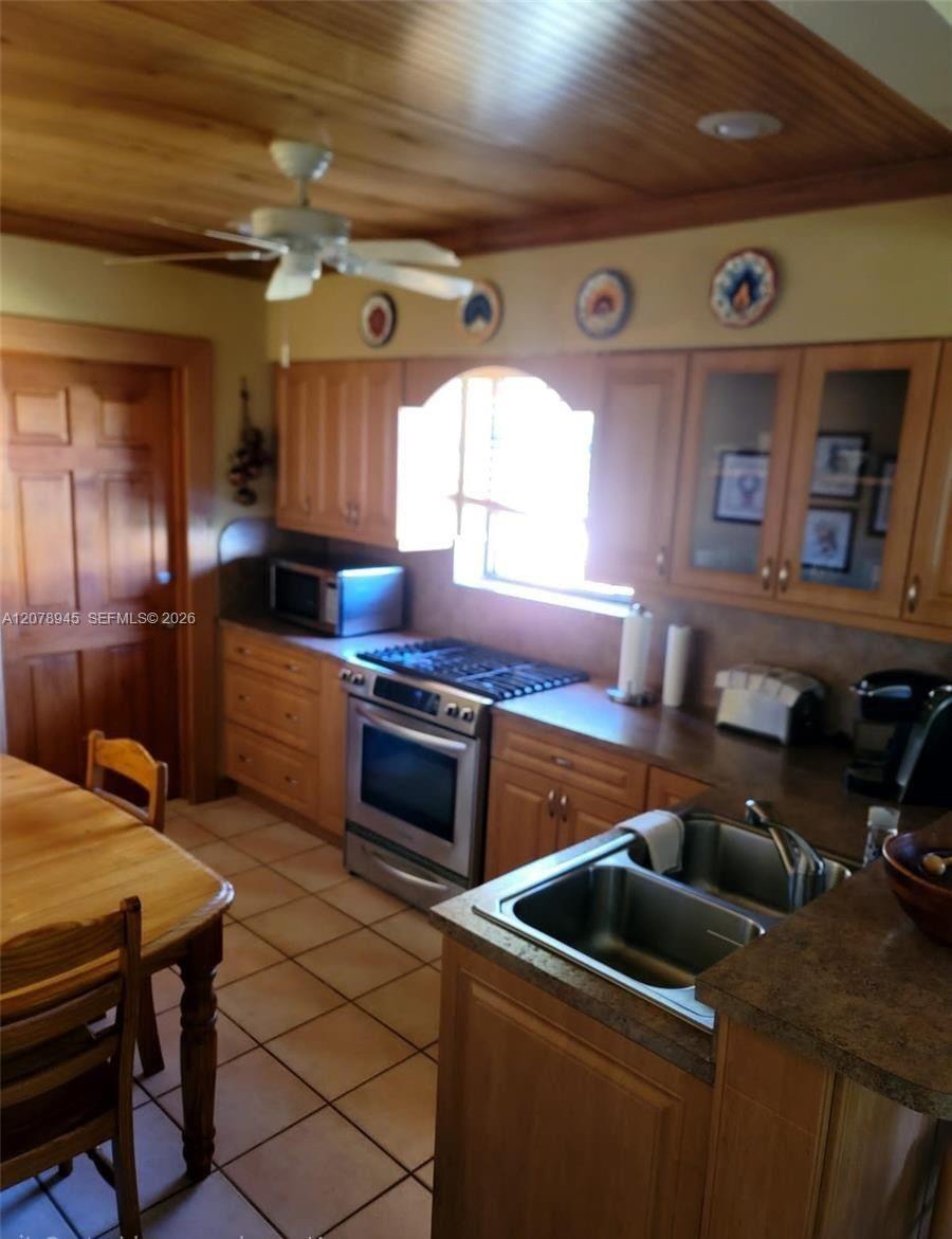 1645 SW 83rd Ave — Photo 5
