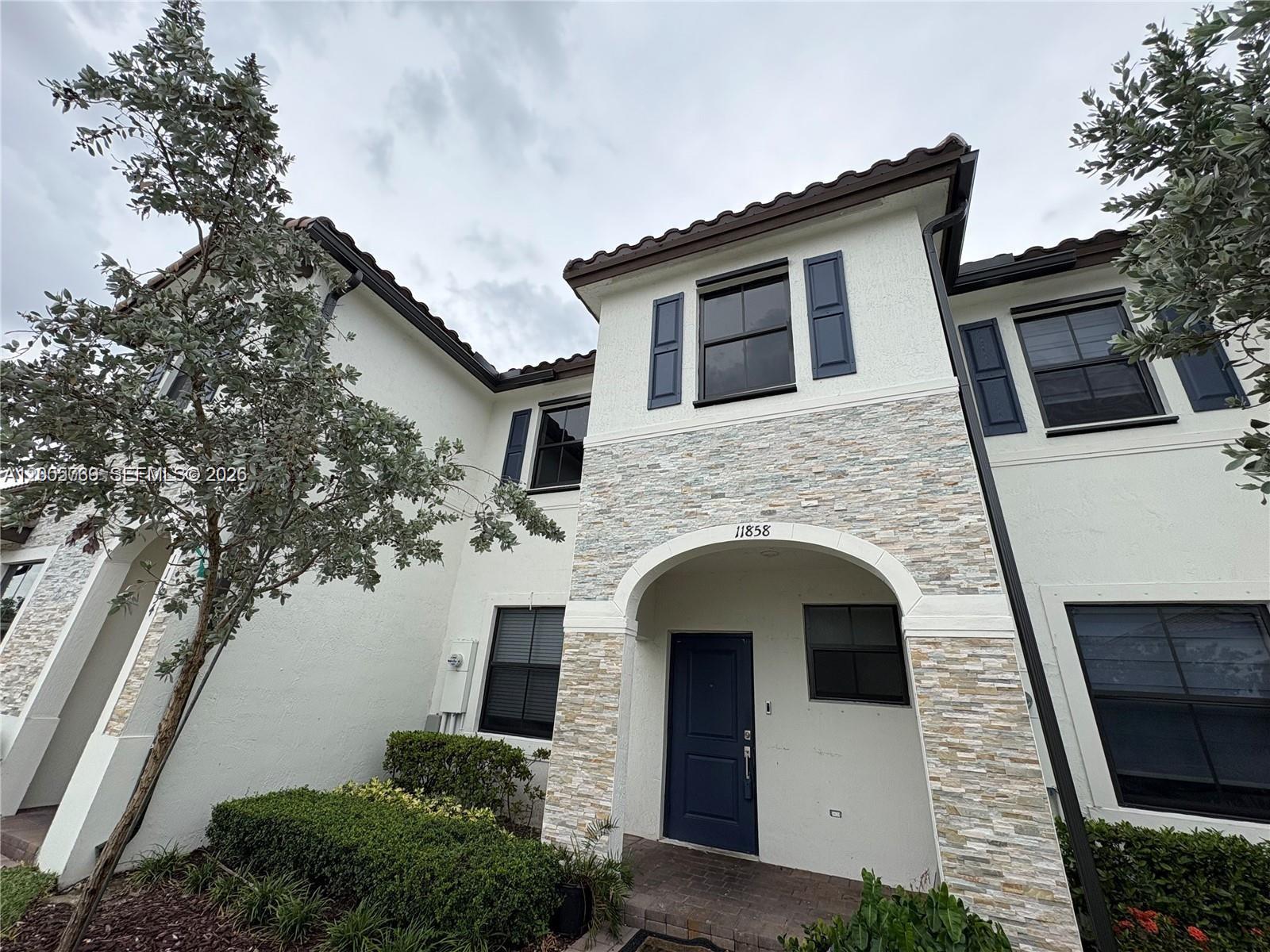 11858 SW 246th Ln — Photo 2