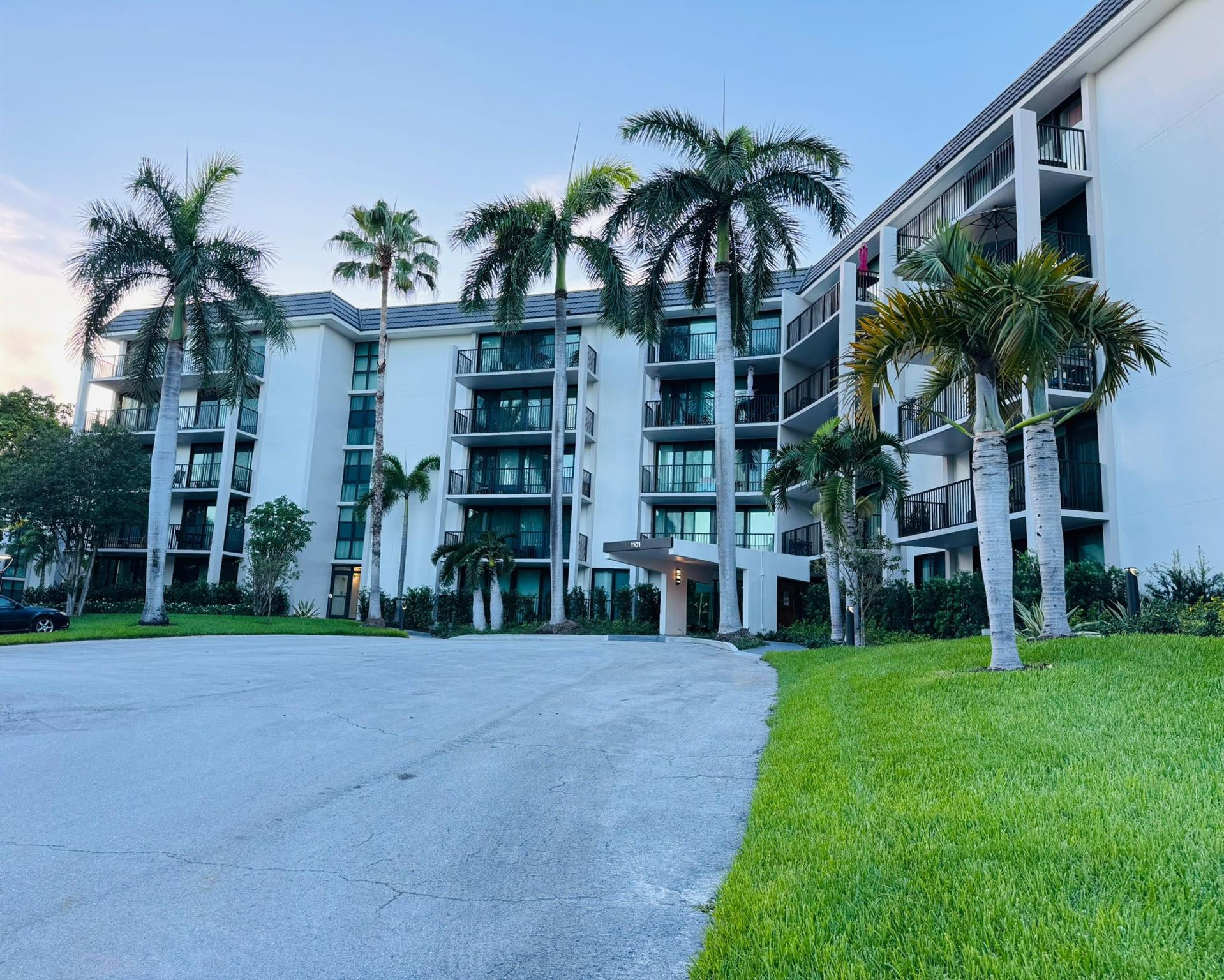 1101 River Reach Drive # 215 — Photo 4