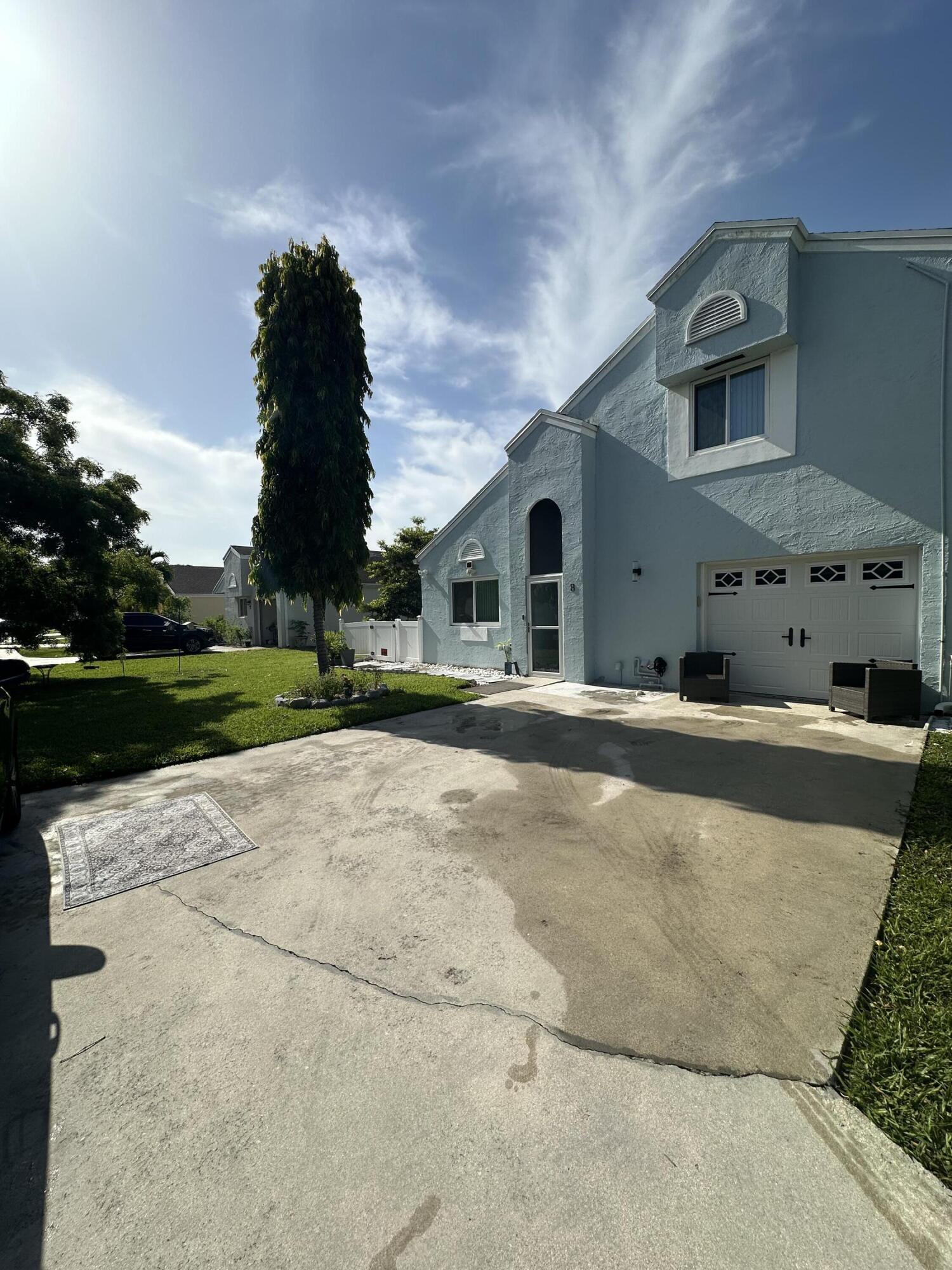 8 ELTON Place, Boynton Beach FL 33426