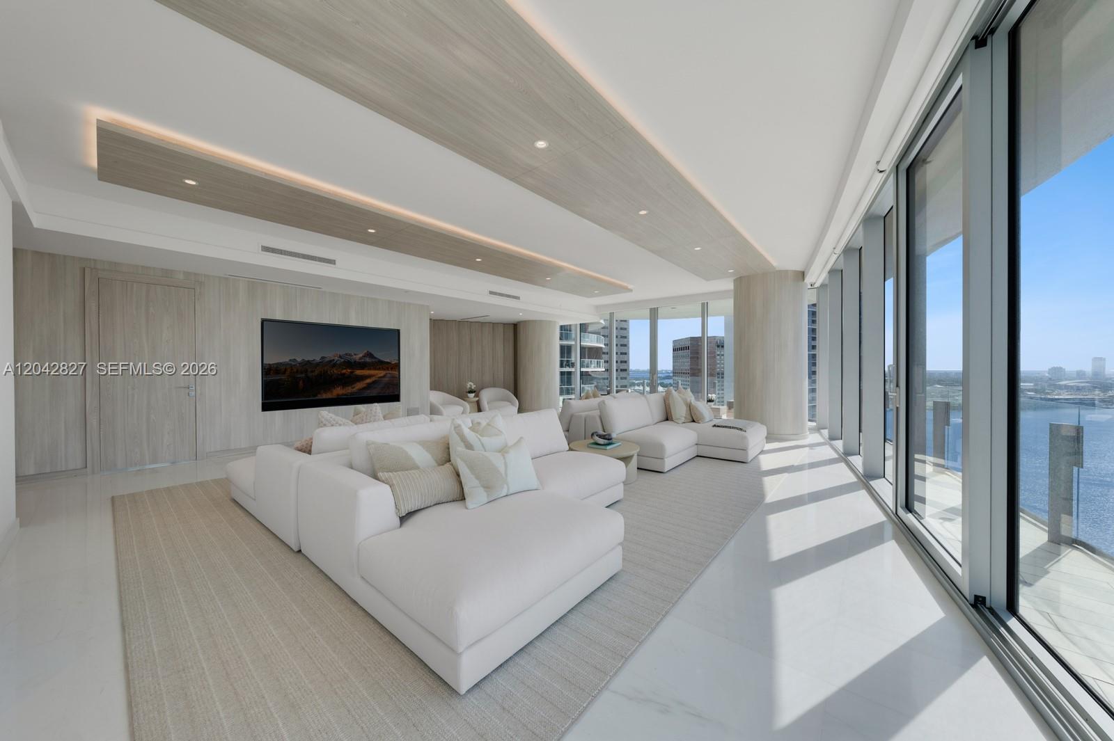 300 Biscayne Boulevard Way # 2701, Miami FL 33131