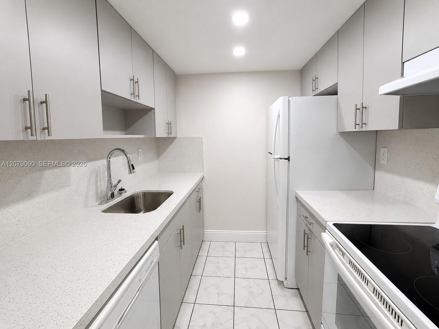 7500 SW 59th Pl # 106 — Photo 2