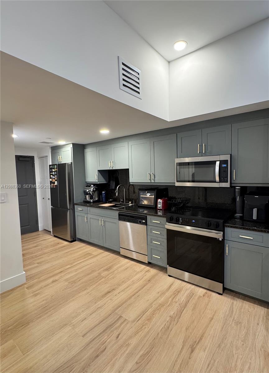111 E Flagler St # 304 — Photo 4