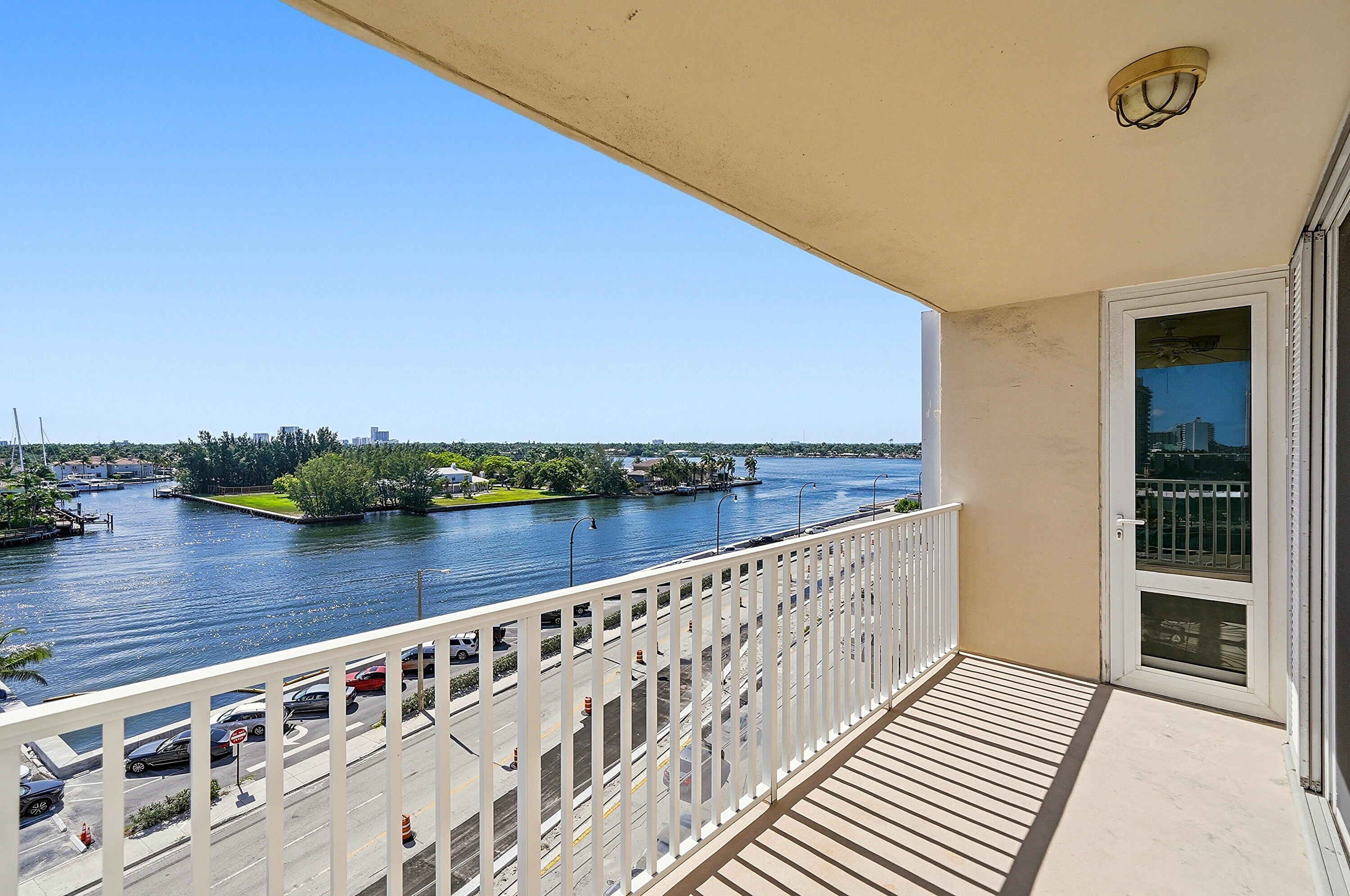 1401 S Ocean Drive # 704, Hollywood FL 33019