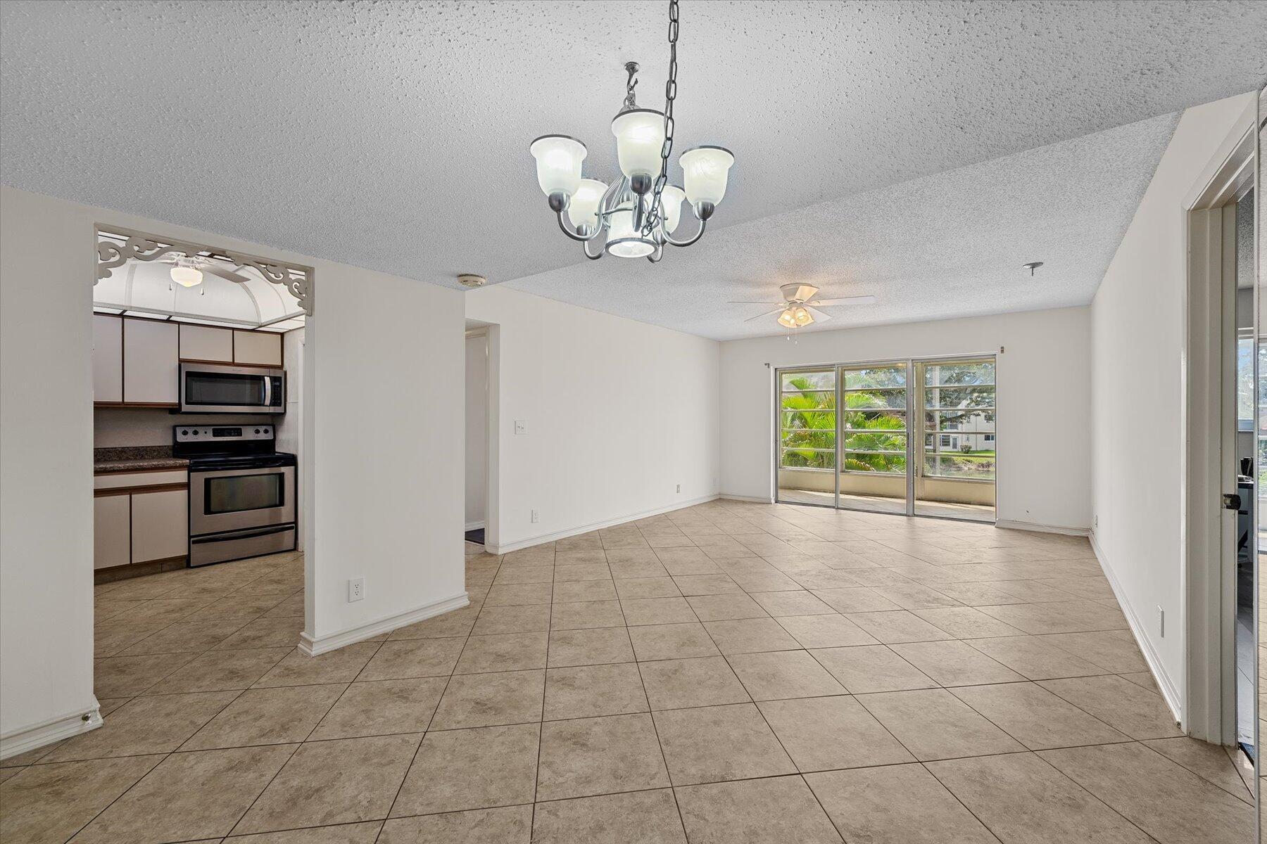 719 Lori Drive # 204, Palm Springs FL 33461
