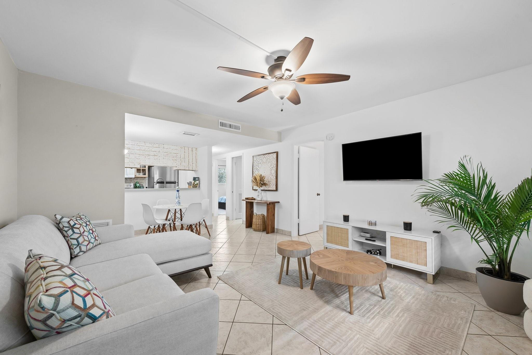 1000 SE 15th Street # 103, Fort Lauderdale FL 33316