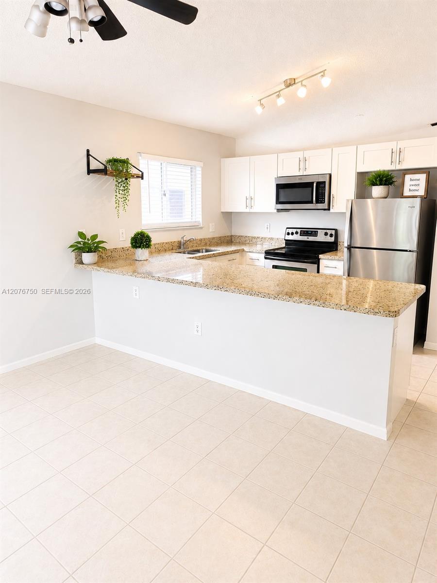 405 Kelly Ln — Photo 5