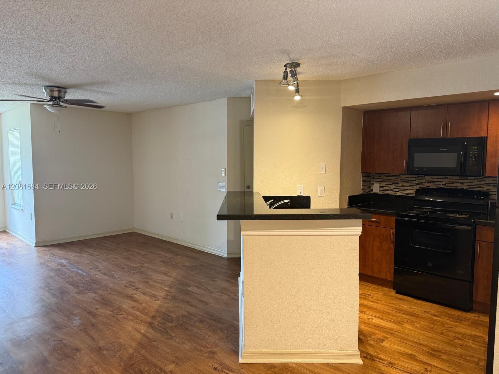 12980 Vista Isles Dr # 318 — Photo 3