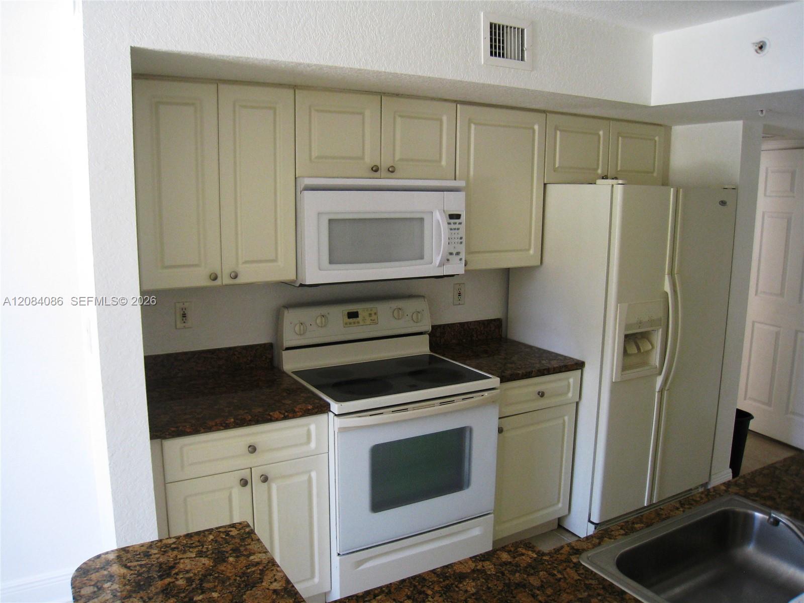 21000 SW 87th Ave # 101 — Photo 5