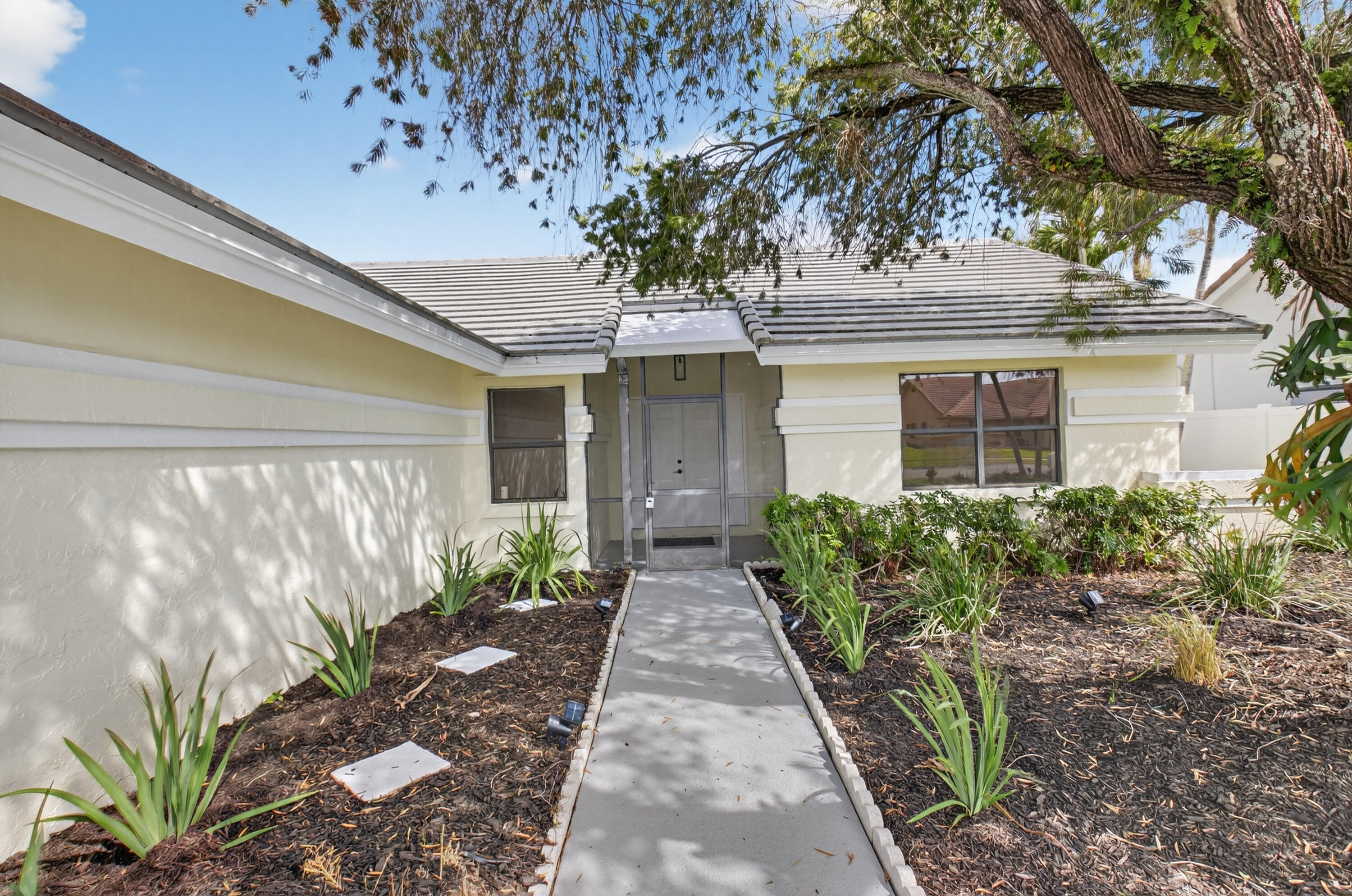 9537 Majestic Way — Photo 2