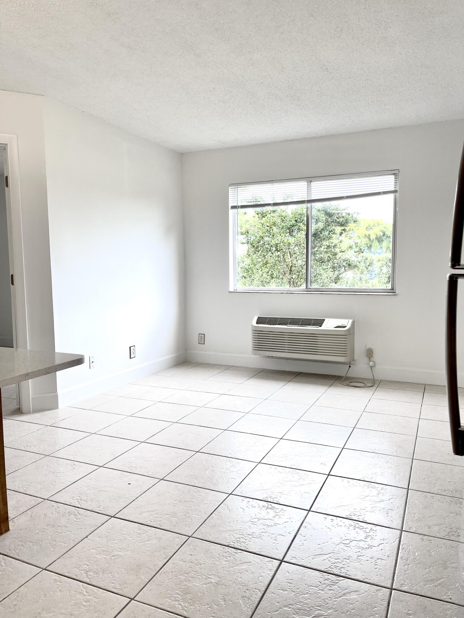 3822 N University Drive # 3822 — Photo 5