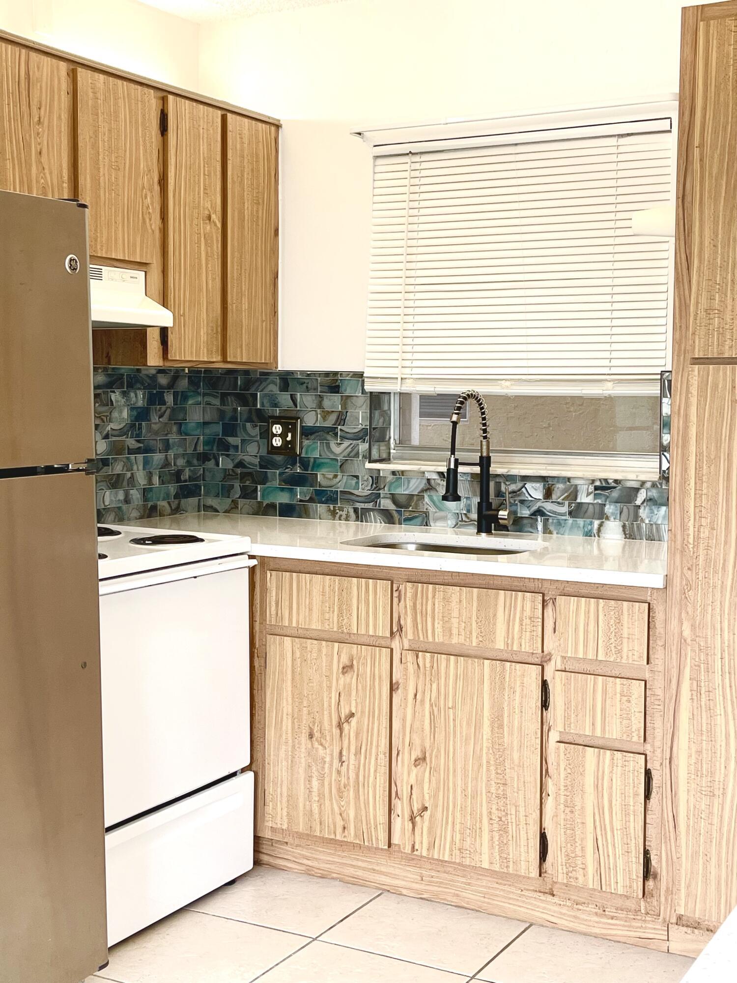 3822 N University Drive # 3822 — Photo 3