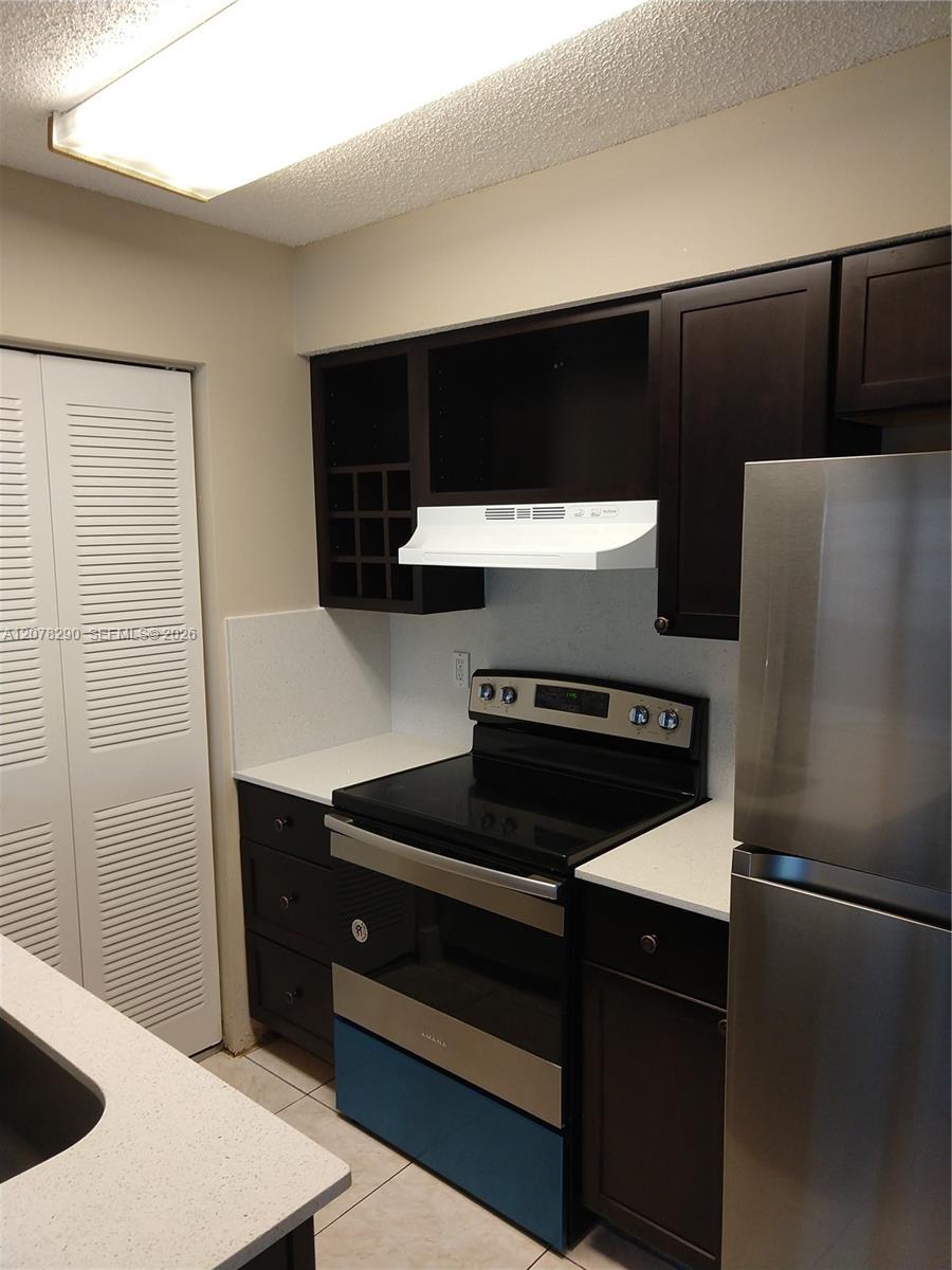 1259 SW 46th Ave # 1913 — Photo 4