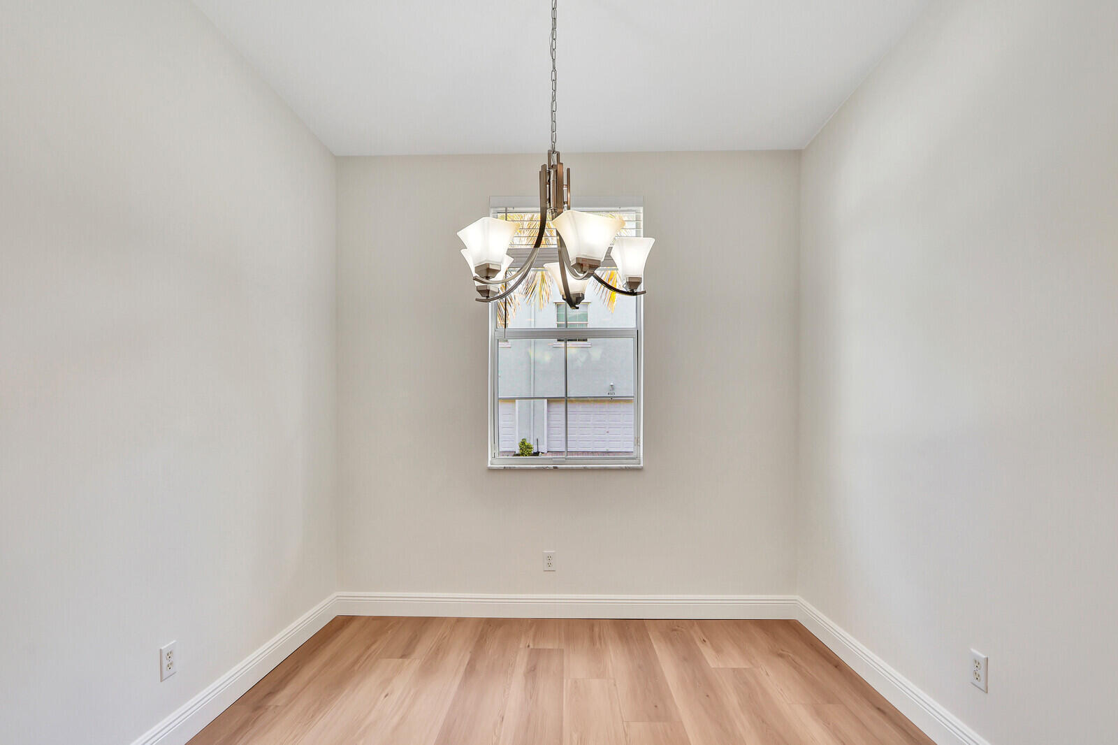 4313 PARKSIDE Drive — Photo 4