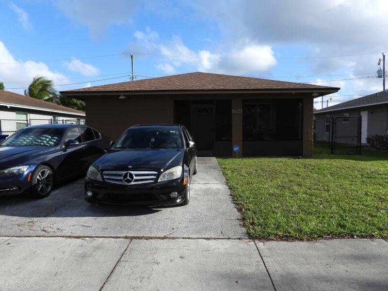 2764 NW 1st Court, Pompano Beach FL 33069