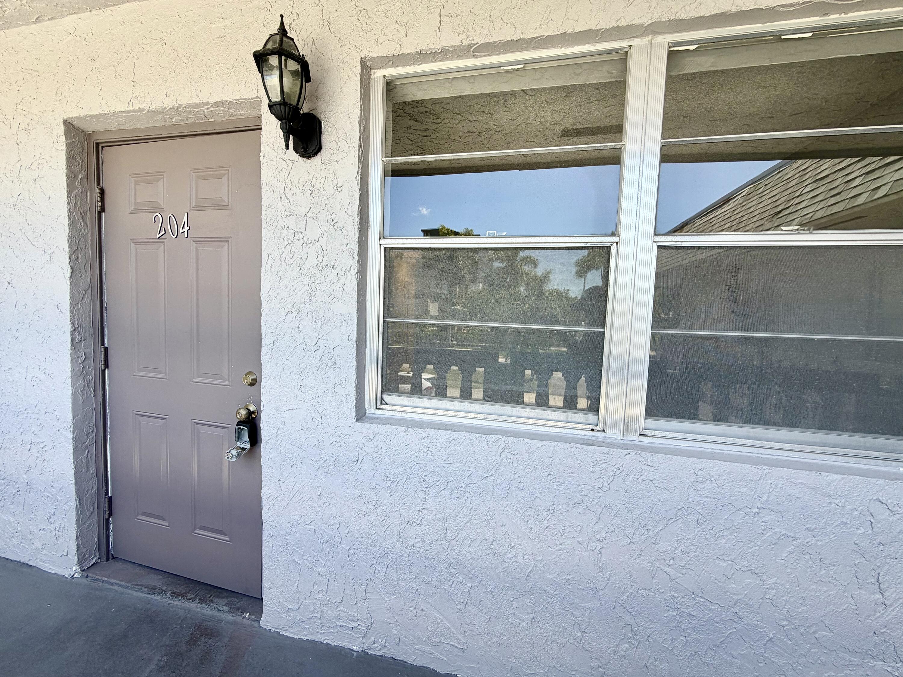 615 NE 10TH Street # 204, Hallandale Beach FL 33009