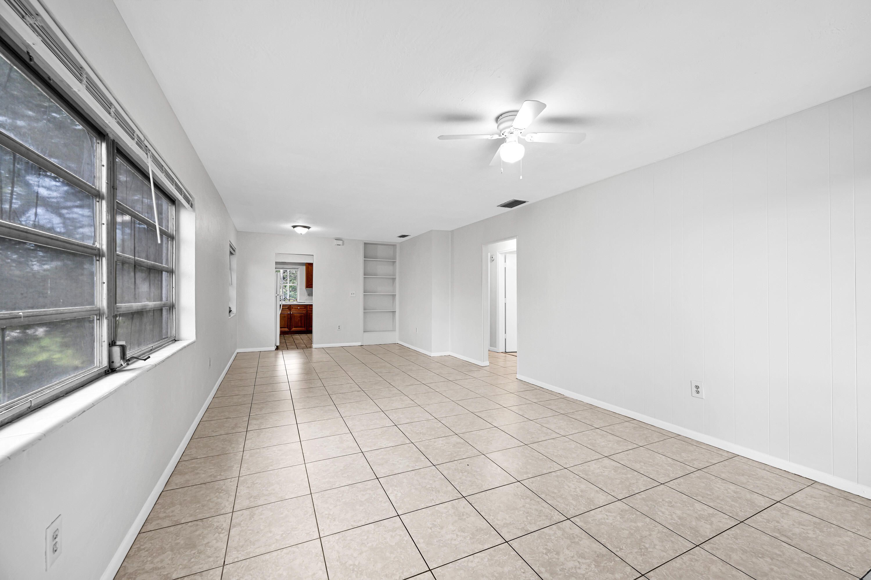 199 SW 15th Street # 3 — Photo 2
