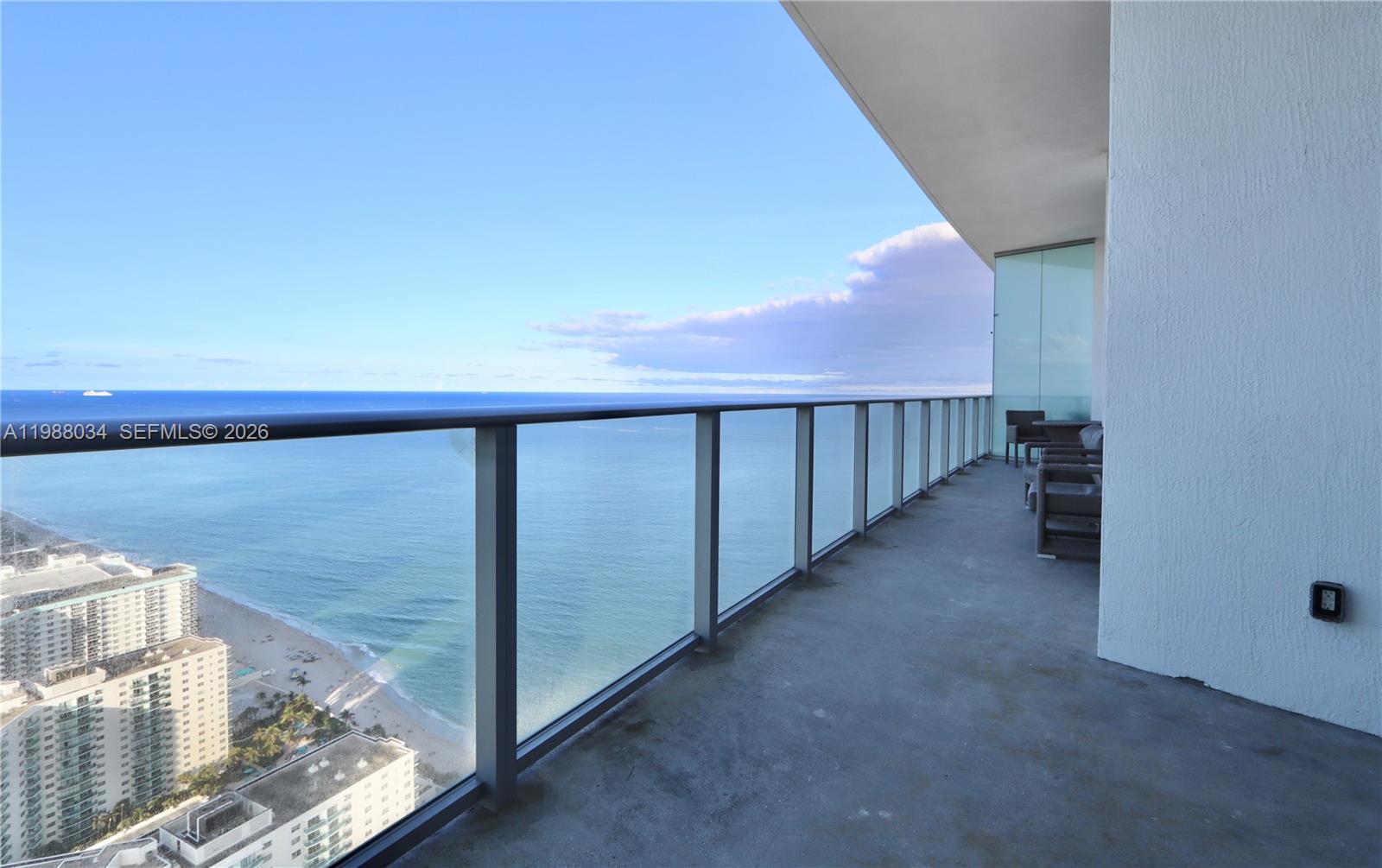 4111 S Ocean Dr — Photo 2