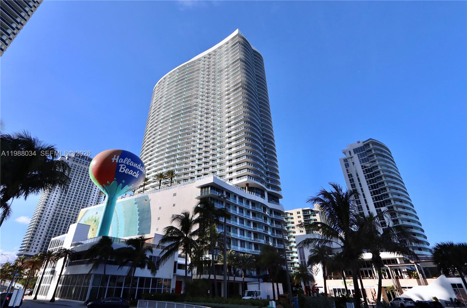 4111 S Ocean Dr — Photo 3
