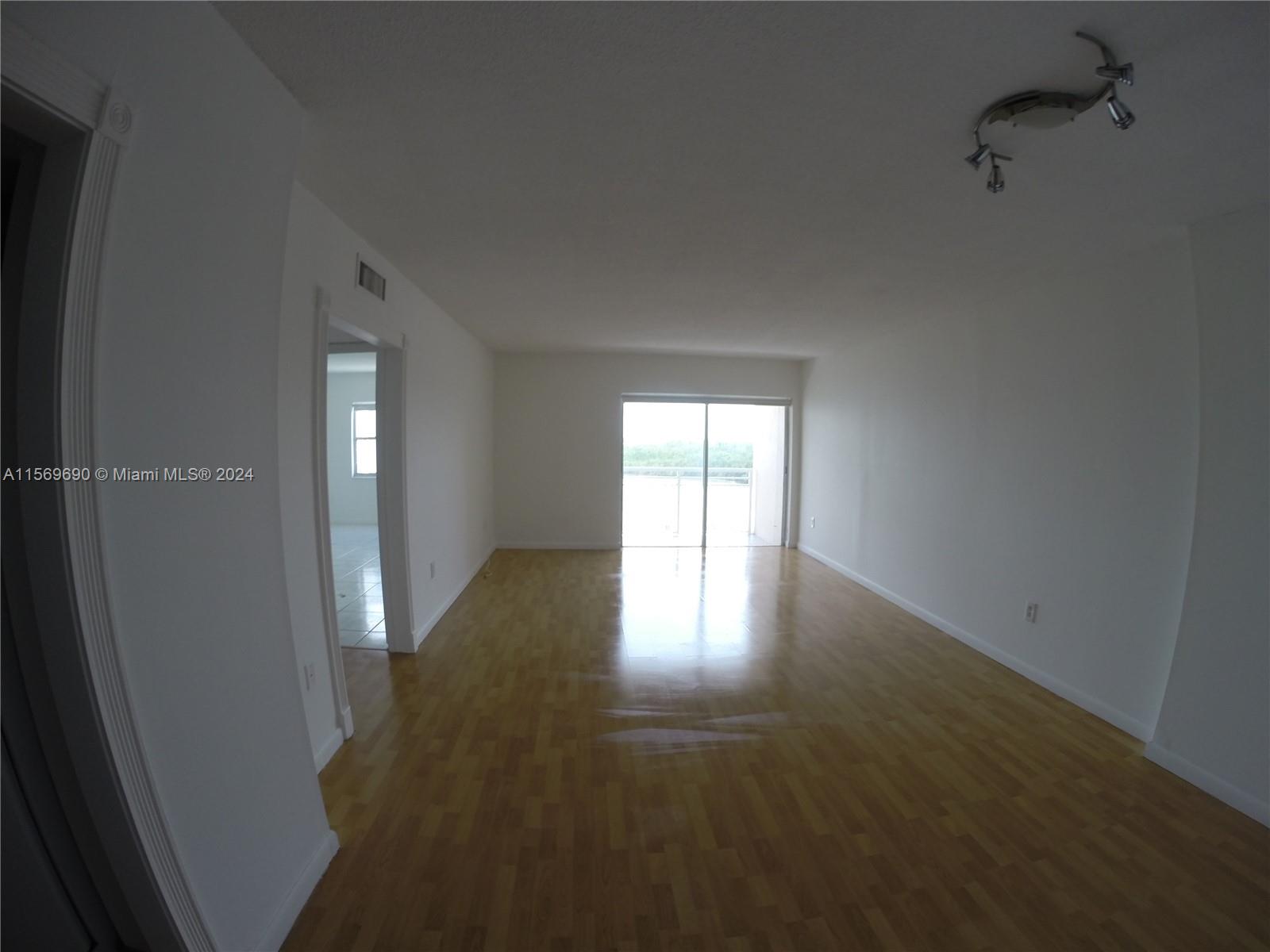 400 Kings Point Dr # 905, Sunny Isles Beach FL 33160