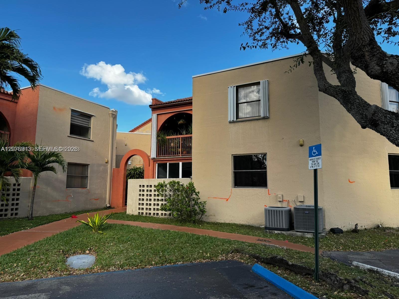 10257 NW 9th St Cir # 10, Miami FL 33172