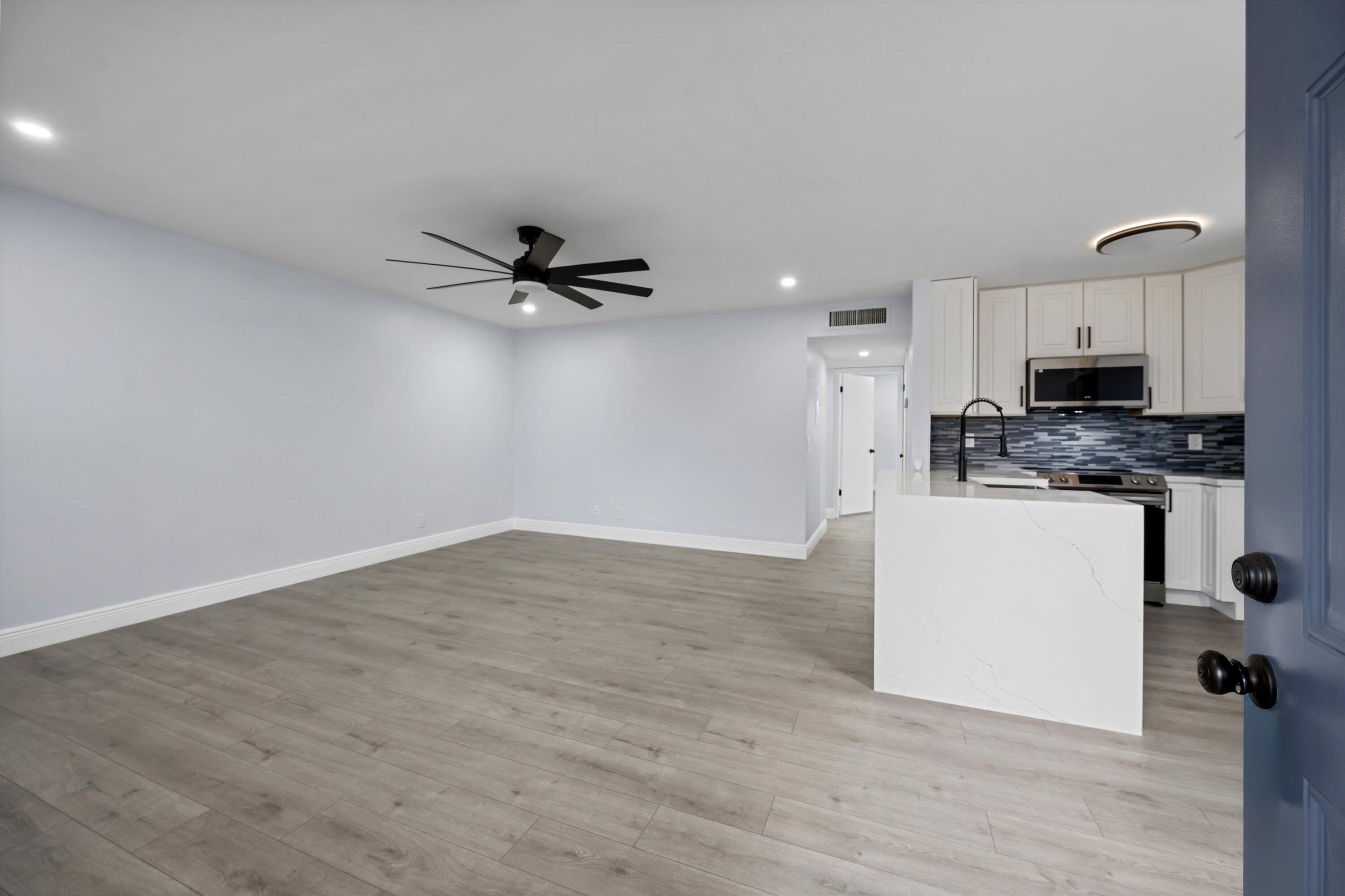 29 Burgundy Drive # A — Photo 2