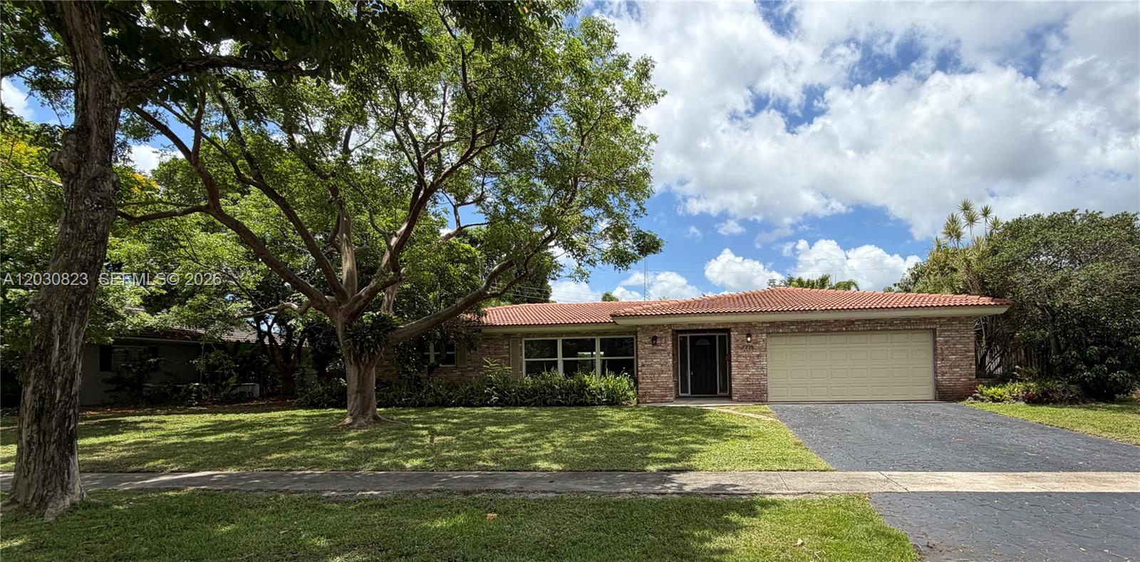 7220 NW 7th St, Plantation FL 33317