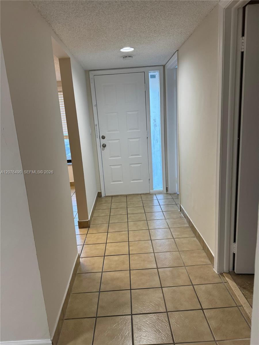 16498 NE 26th Ave # 12 — Photo 3