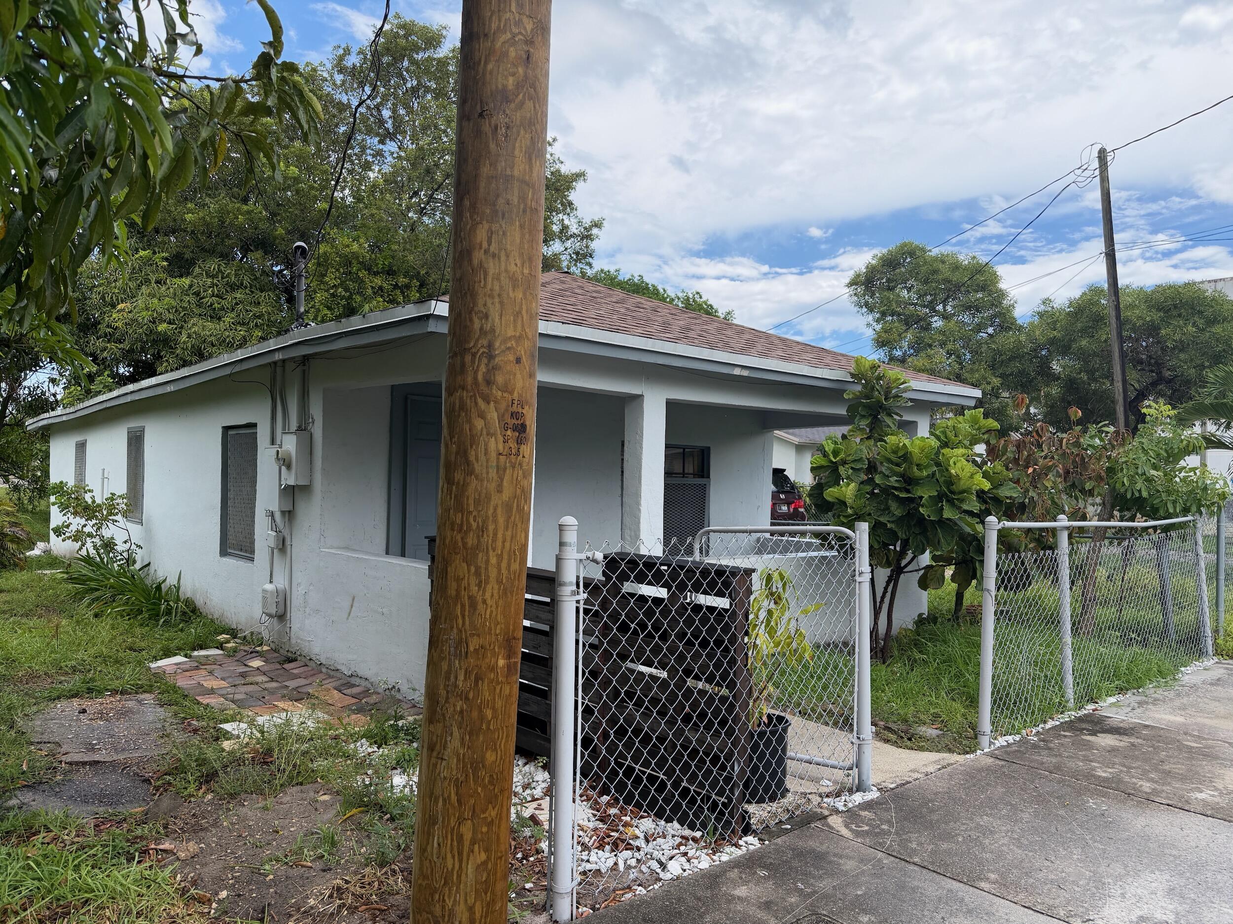 422 NW 7TH Terrace, Fort Lauderdale FL 33311